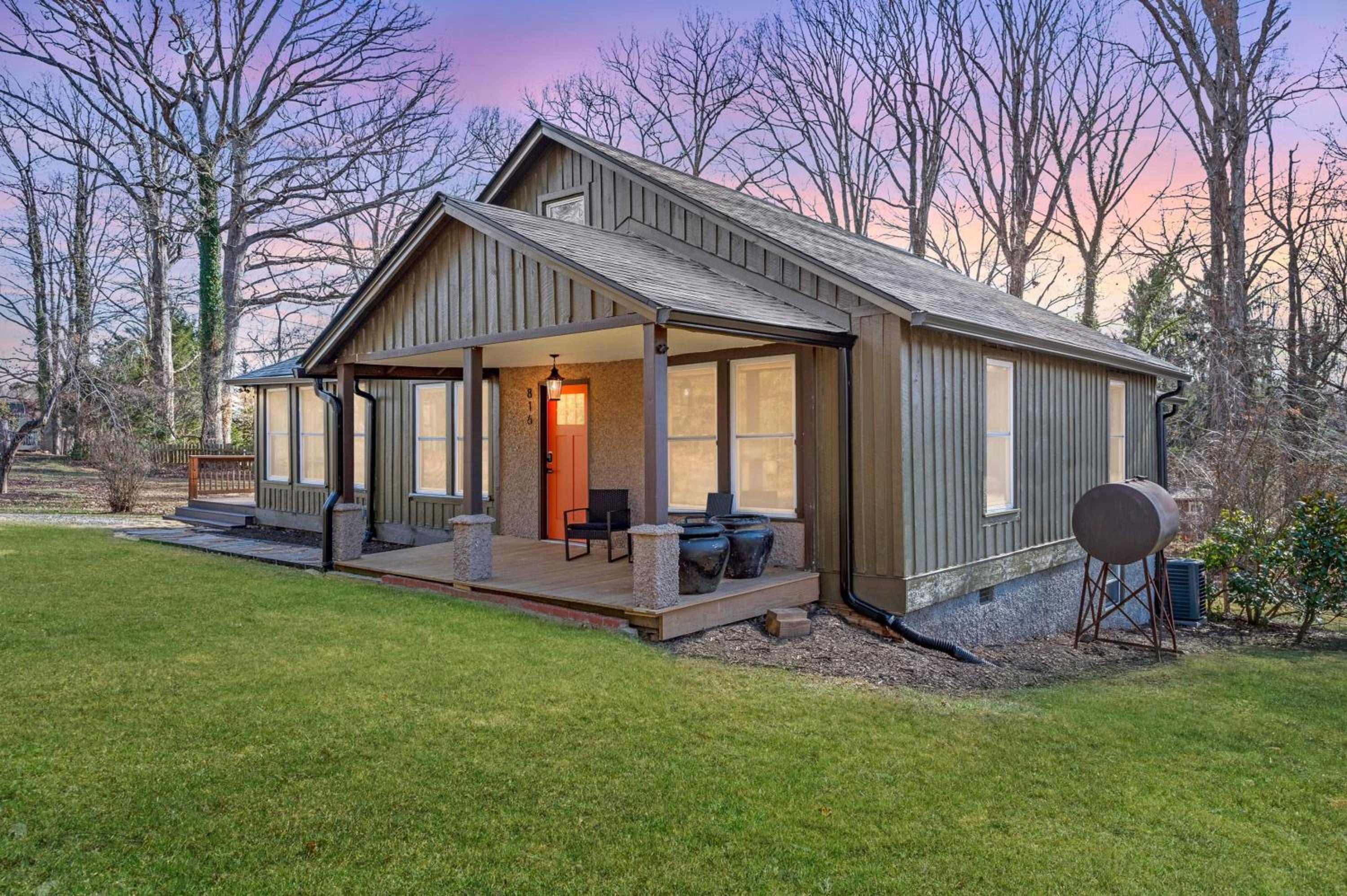 Sage Lodge by AvantStay 15 Min to Downtown Deck