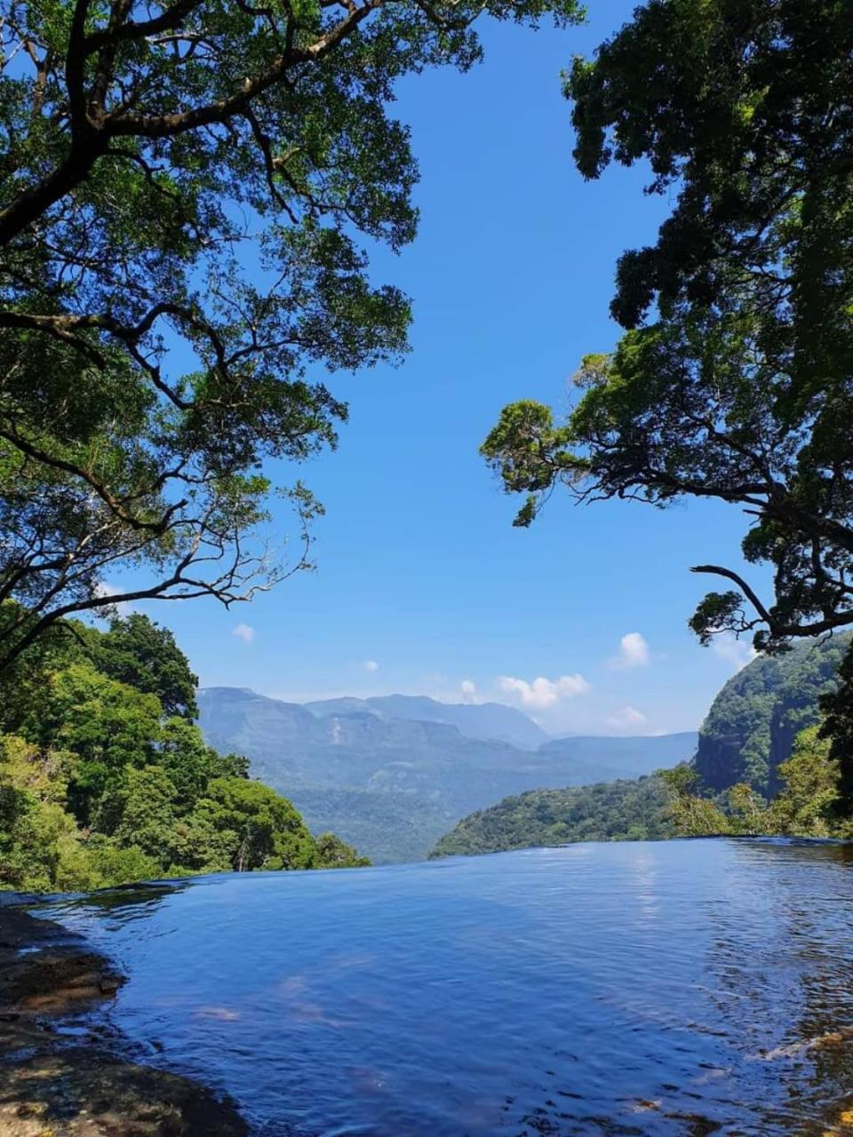 Knuckles Off-Grid Cabin With Waterfall View view 3