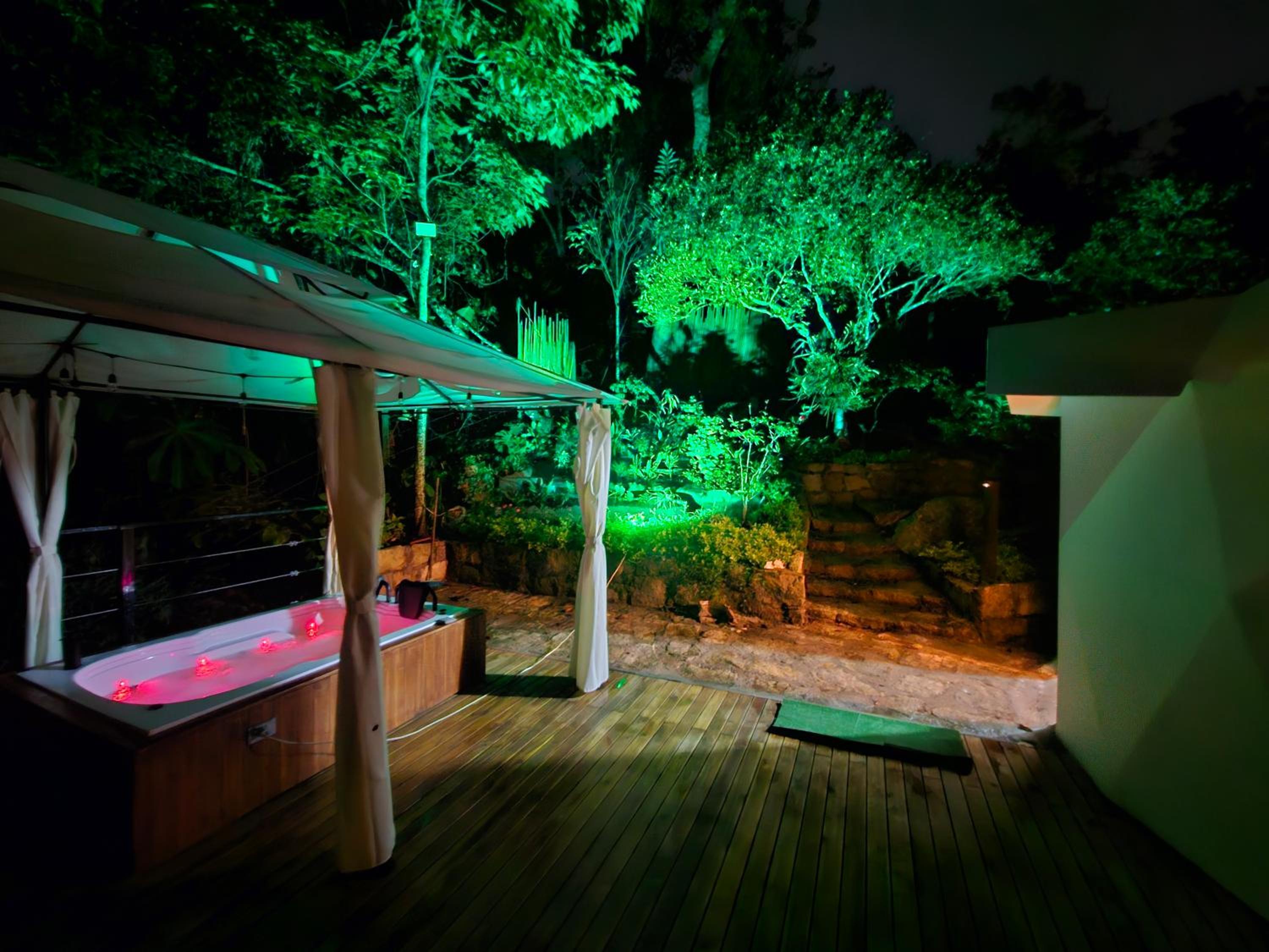 Elementium Glamping