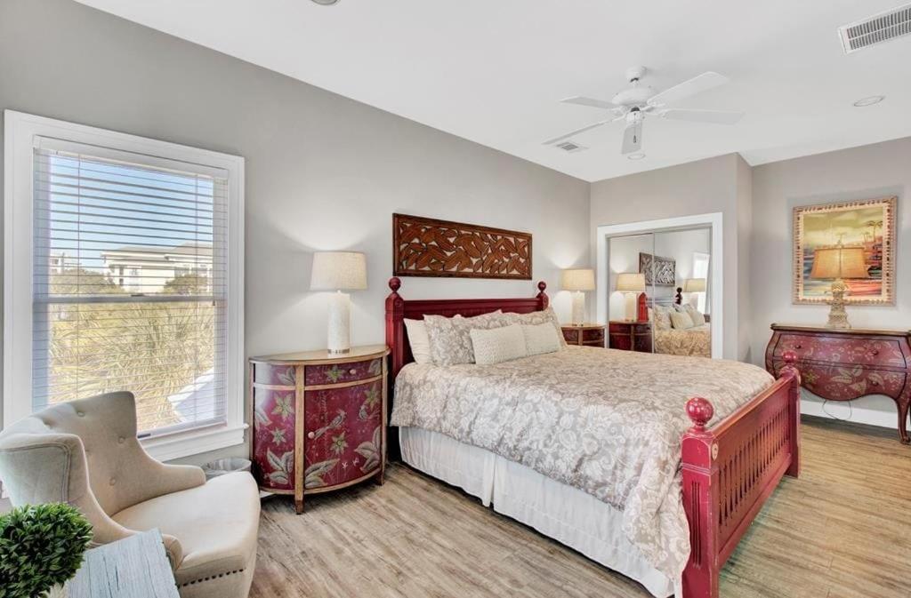 109 Grand Pavilion by AvantStay Beachfront Views