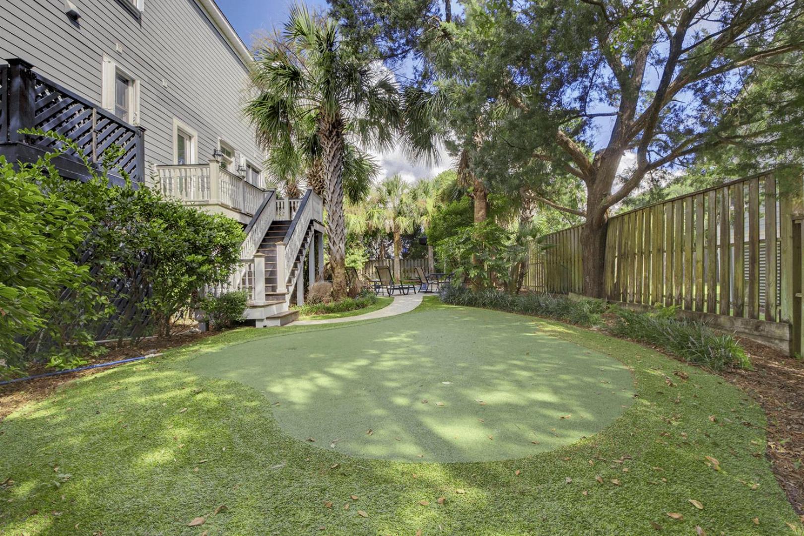 2701 Palm Boulevard by AvantStay Steps to the Beach Ping Pong Putting Green