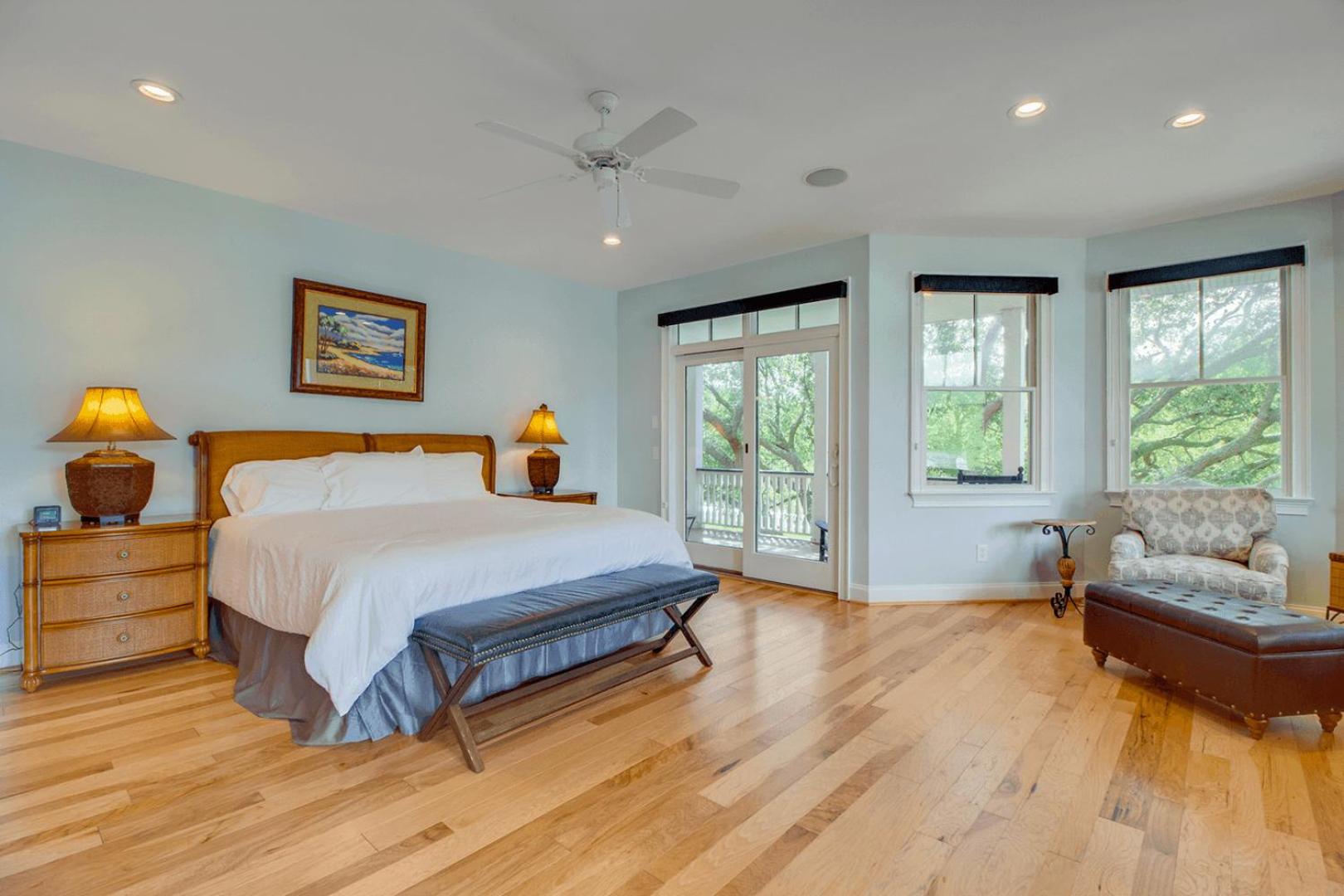 2701 Palm Boulevard by AvantStay Steps to the Beach Ping Pong Putting Green