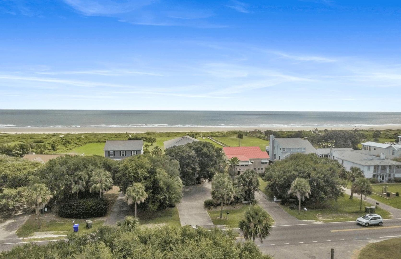 2701 Palm Boulevard by AvantStay Steps to the Beach Ping Pong Putting Green