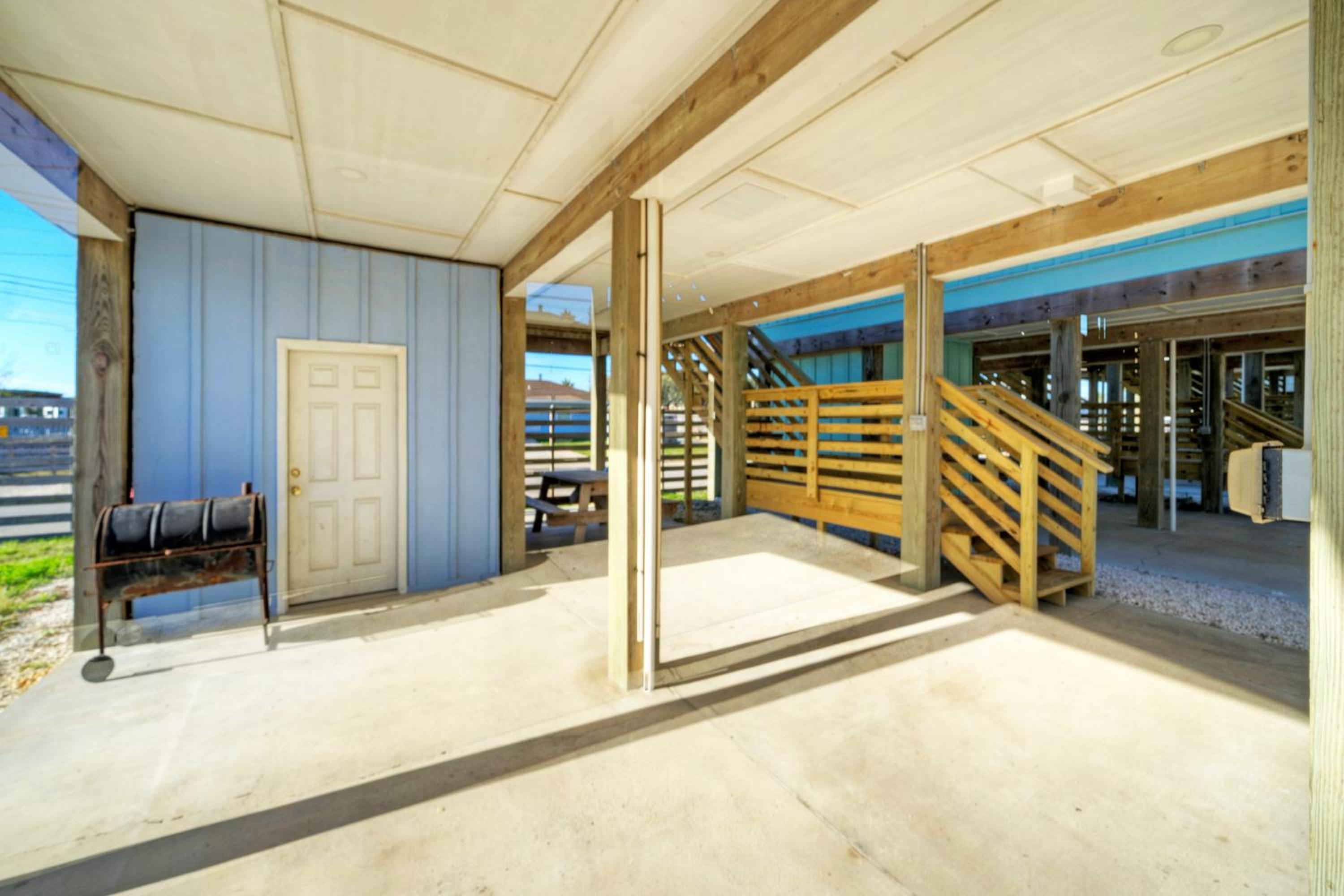 Waterfront Shared Pool w Bay Views Boat Dock Oscars Lodge by AvantStay