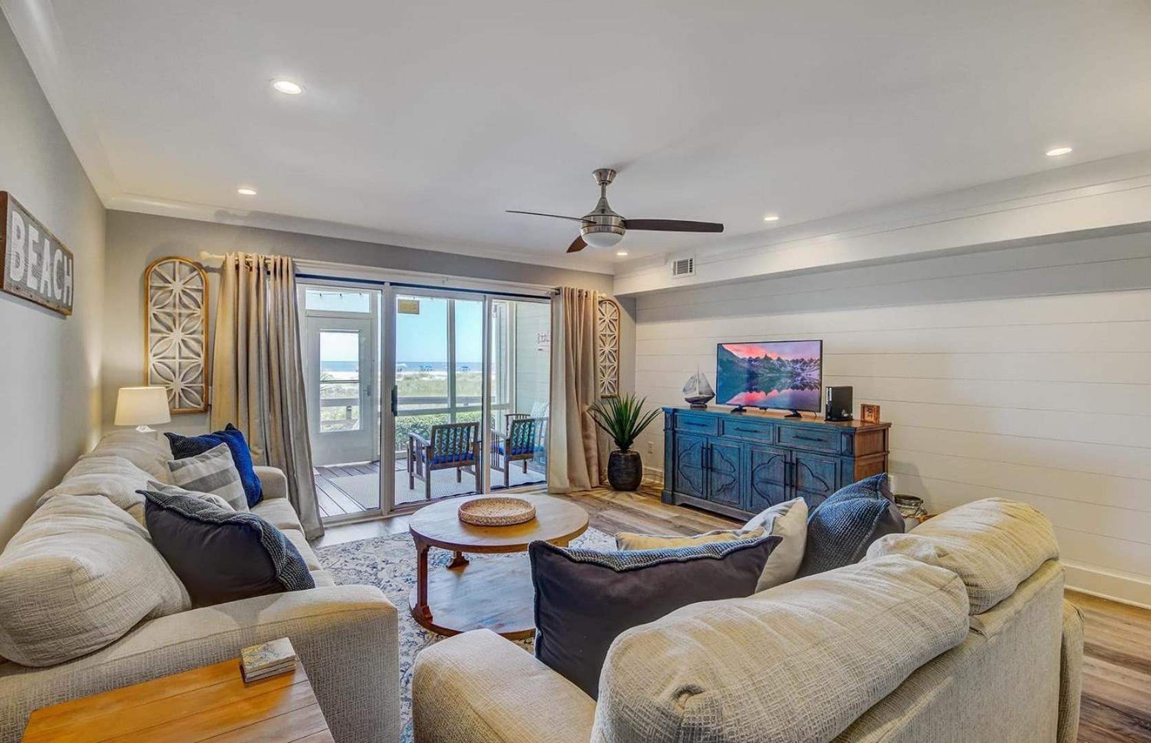 11B Mariners Walk by AvantStay Direct Beach Access Views Communal Pool