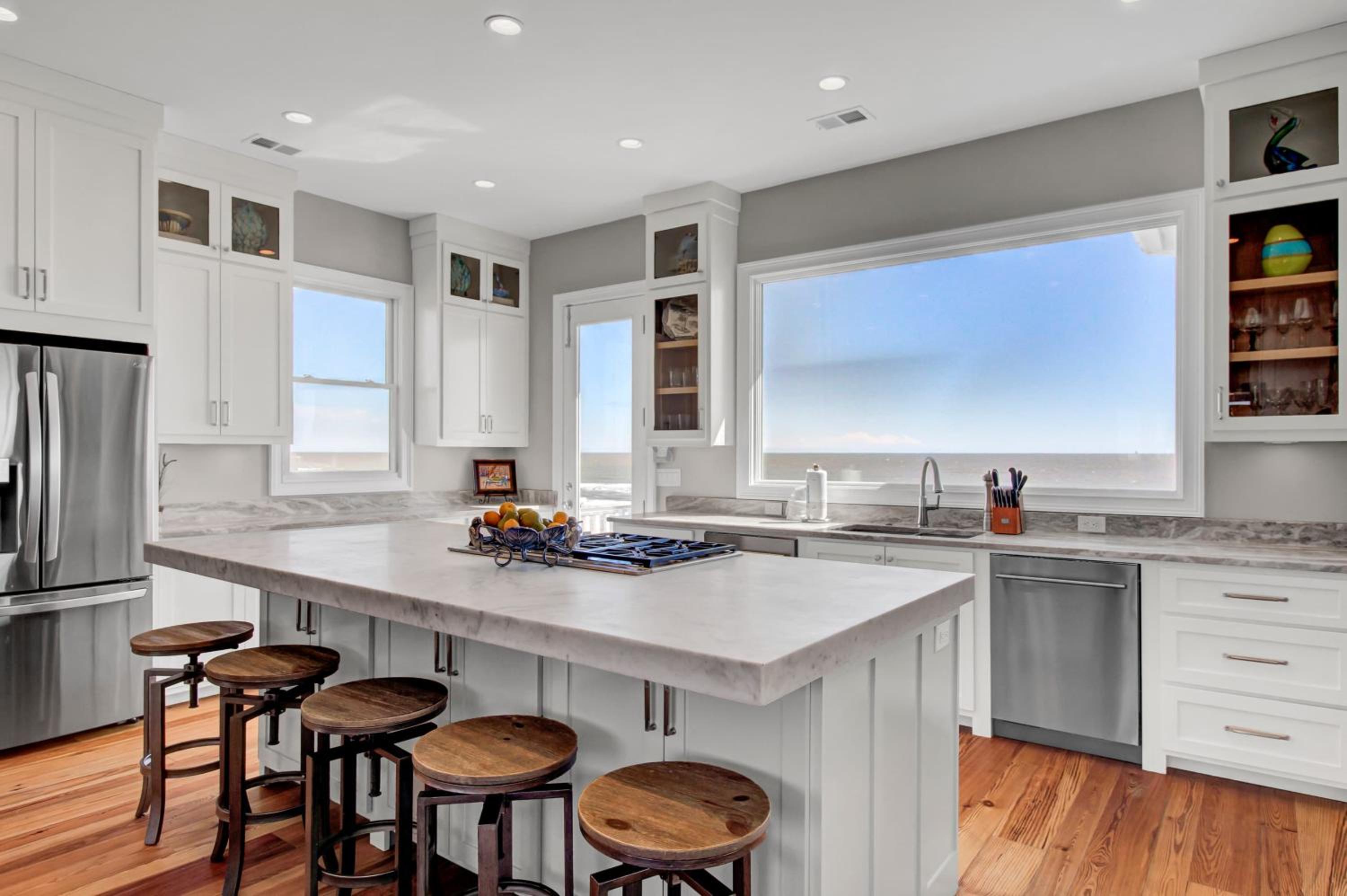 502 Ocean Blvd by AvantStay Beachfront w Pool Ocean Views
