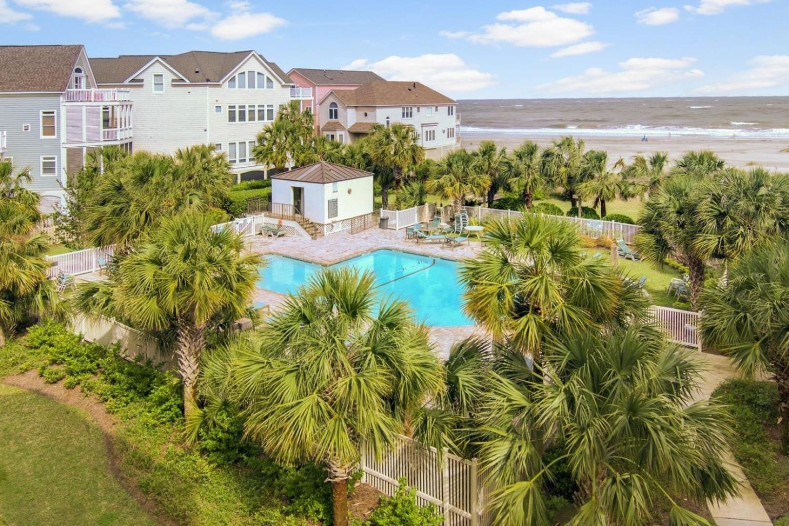 311 Summerhouse by AvantStay Beach Views Access to Community Pool