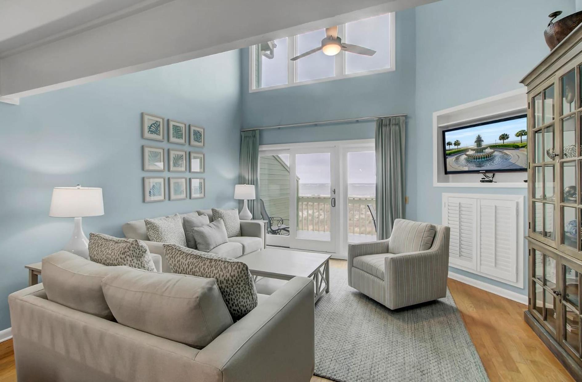 11E Mariners Walk by AvantStay Ocean Views Beachfront Living Shared Pool