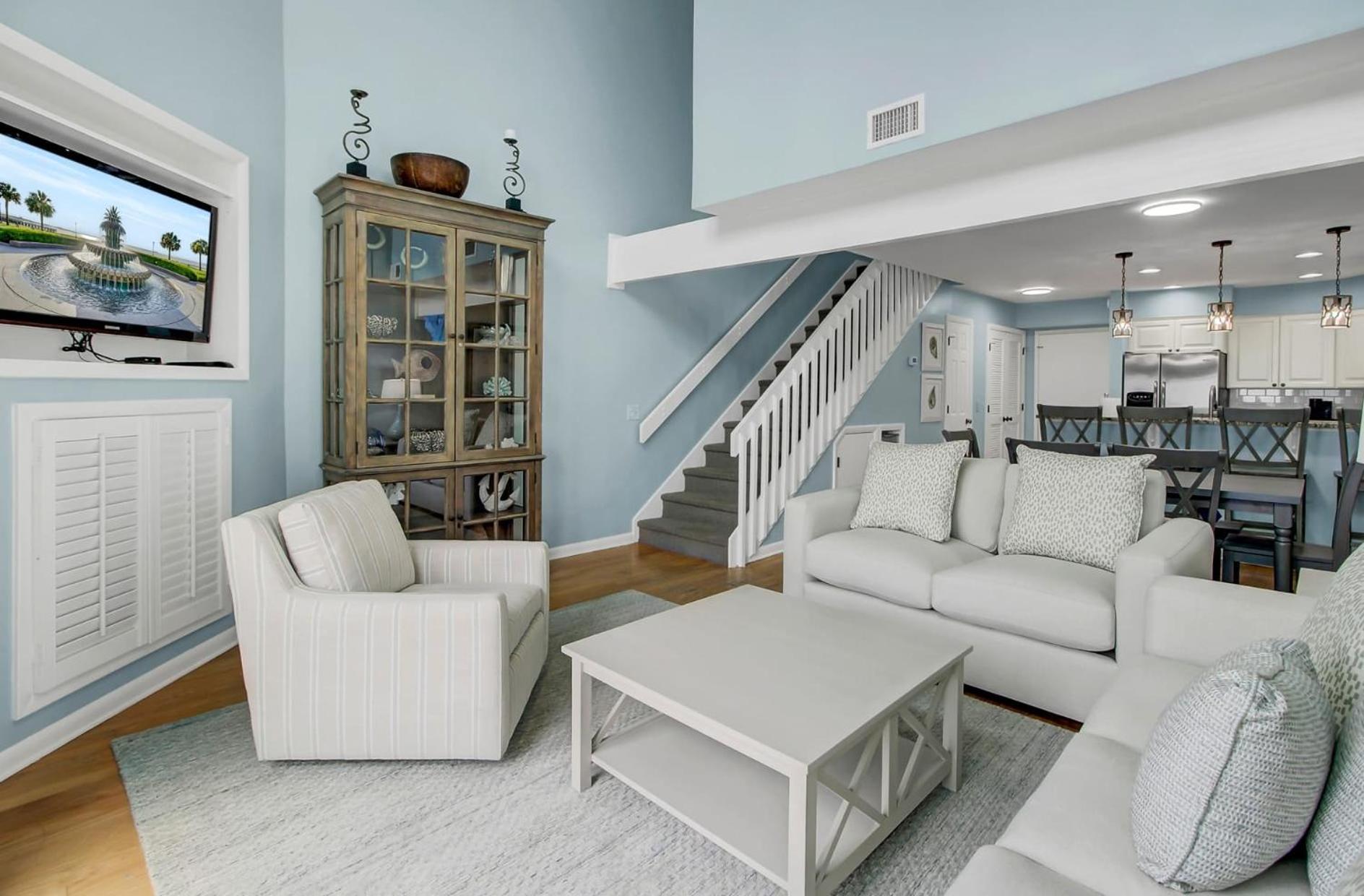 11E Mariners Walk by AvantStay Ocean Views Beachfront Living Shared Pool