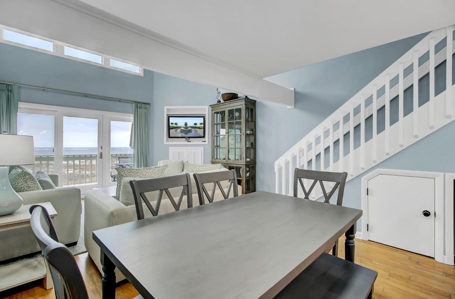 11E Mariners Walk by AvantStay Ocean Views Beachfront Living Shared Pool