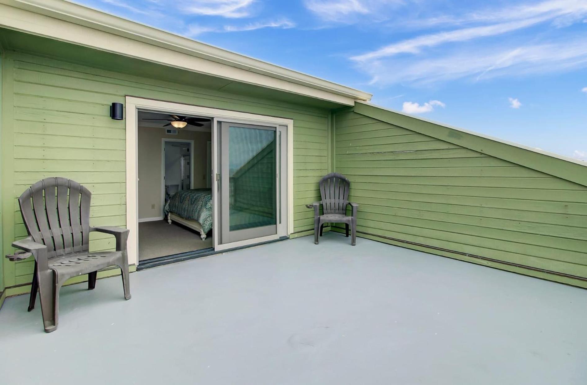 11E Mariners Walk by AvantStay Ocean Views Beachfront Living Shared Pool