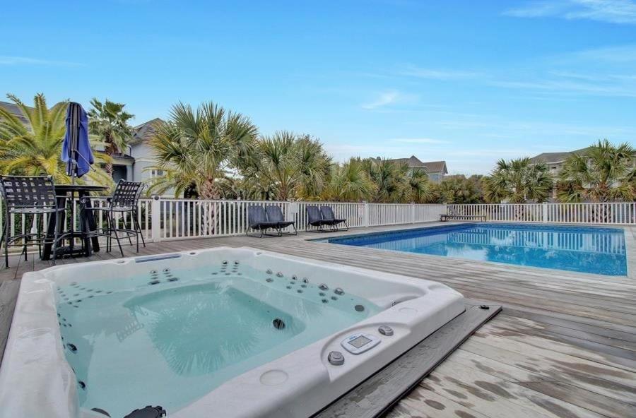 4 46th Avenue by AvantStay Pool Views Deck