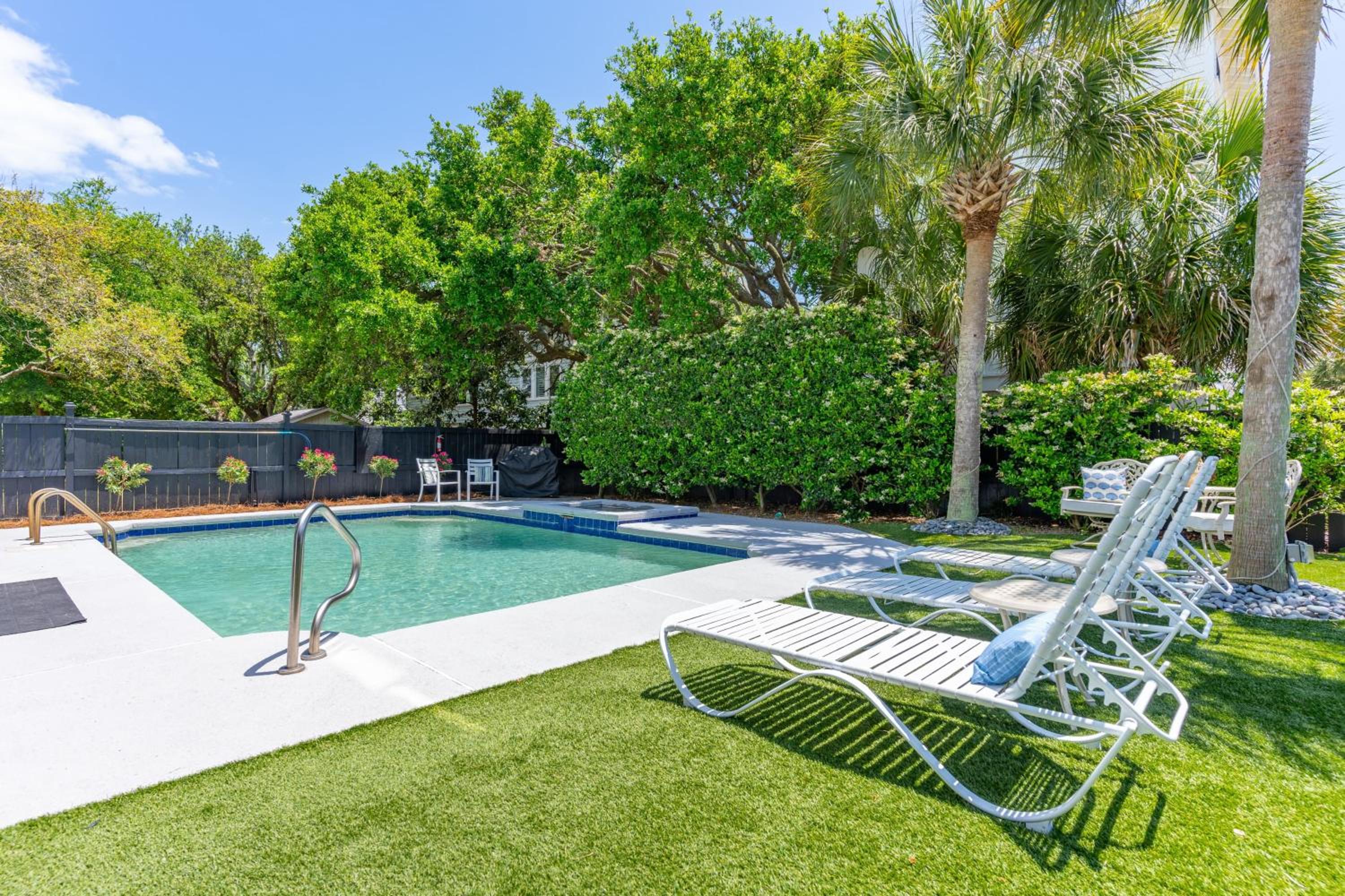 3800 Cameron Boulevard AvantStay Pool Ocean Views Deck