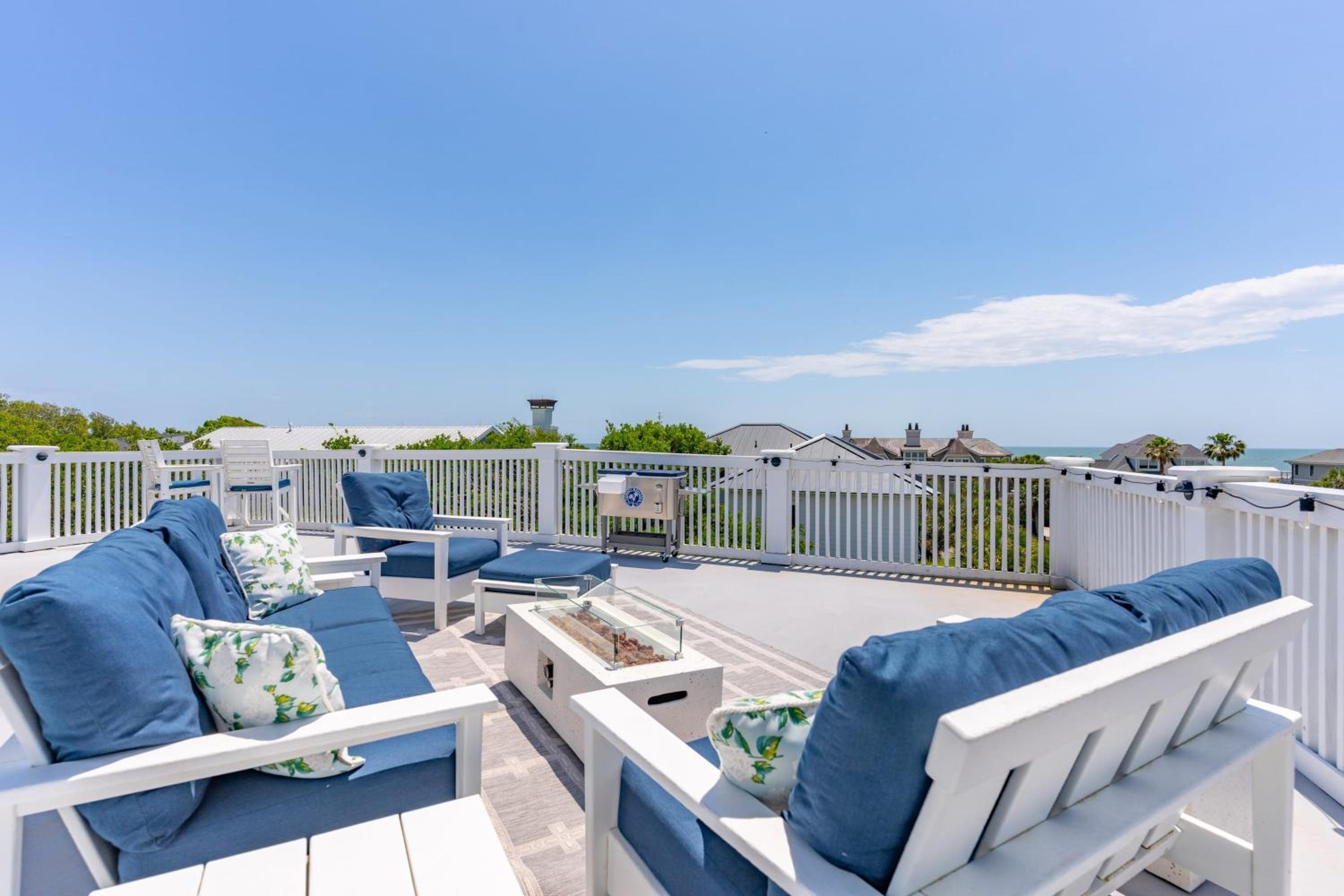 3800 Cameron Boulevard AvantStay Pool Ocean Views Deck