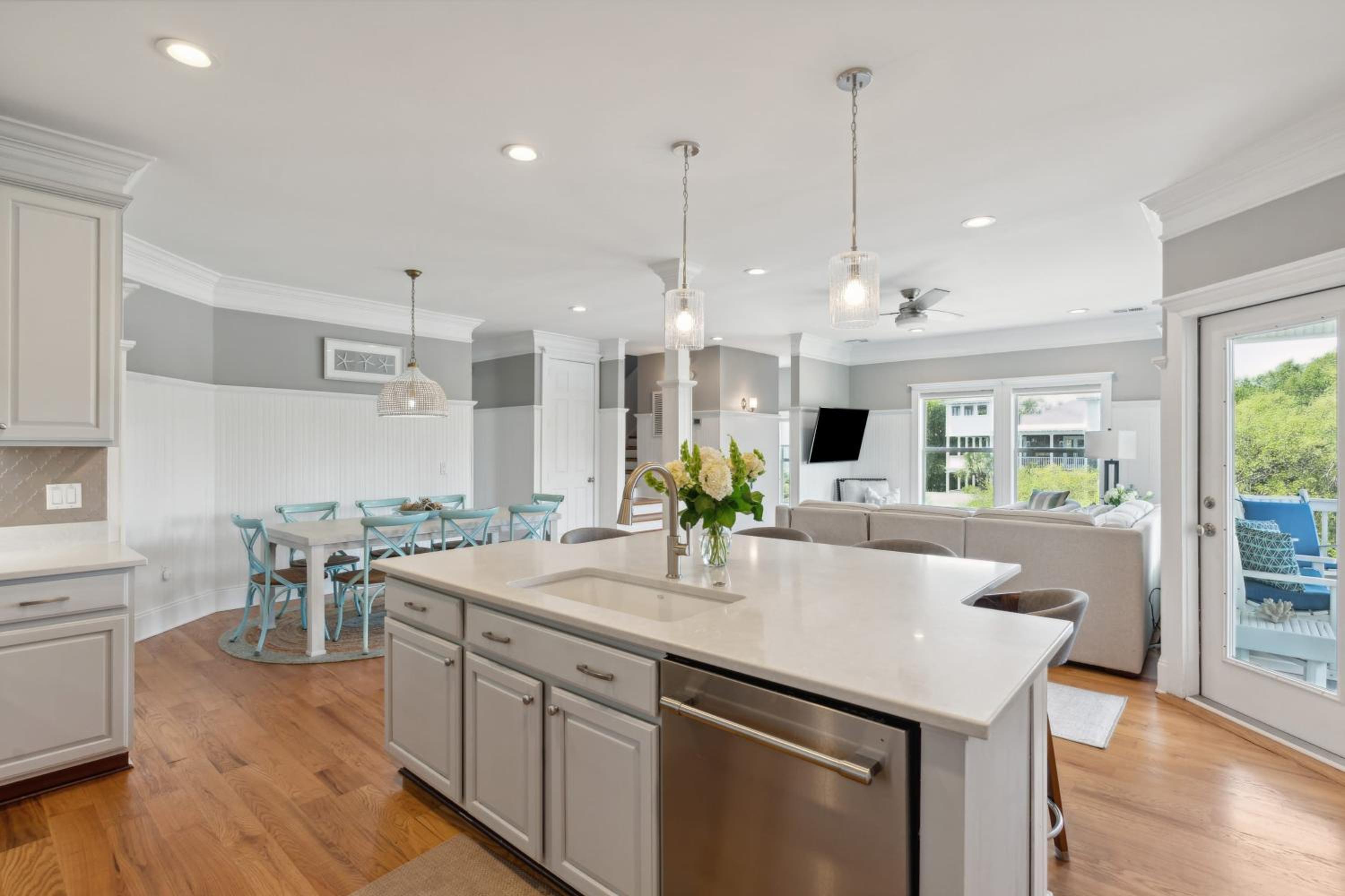 3800 Cameron Boulevard AvantStay Pool Ocean Views Deck