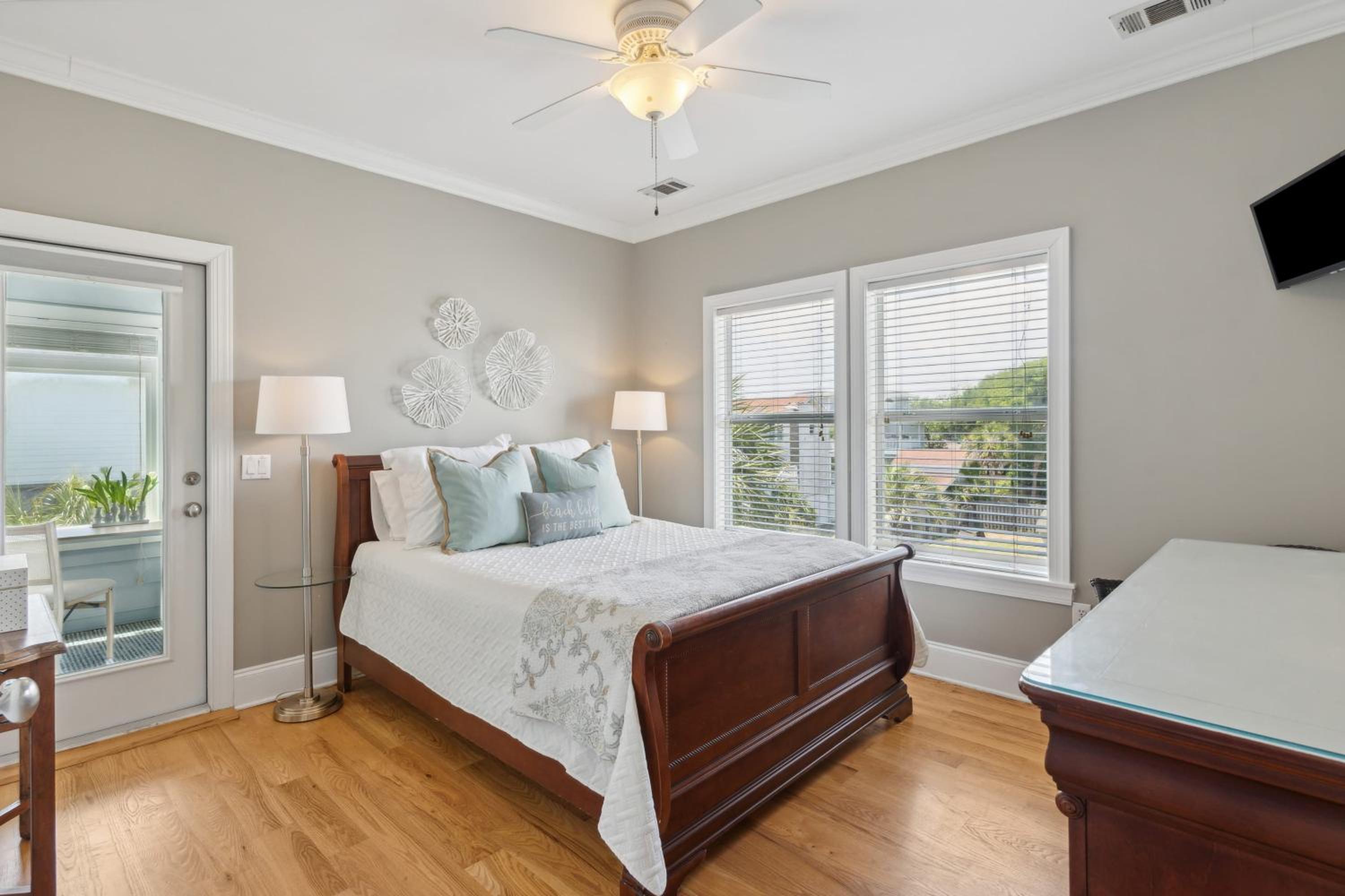 3800 Cameron Boulevard AvantStay Pool Ocean Views Deck