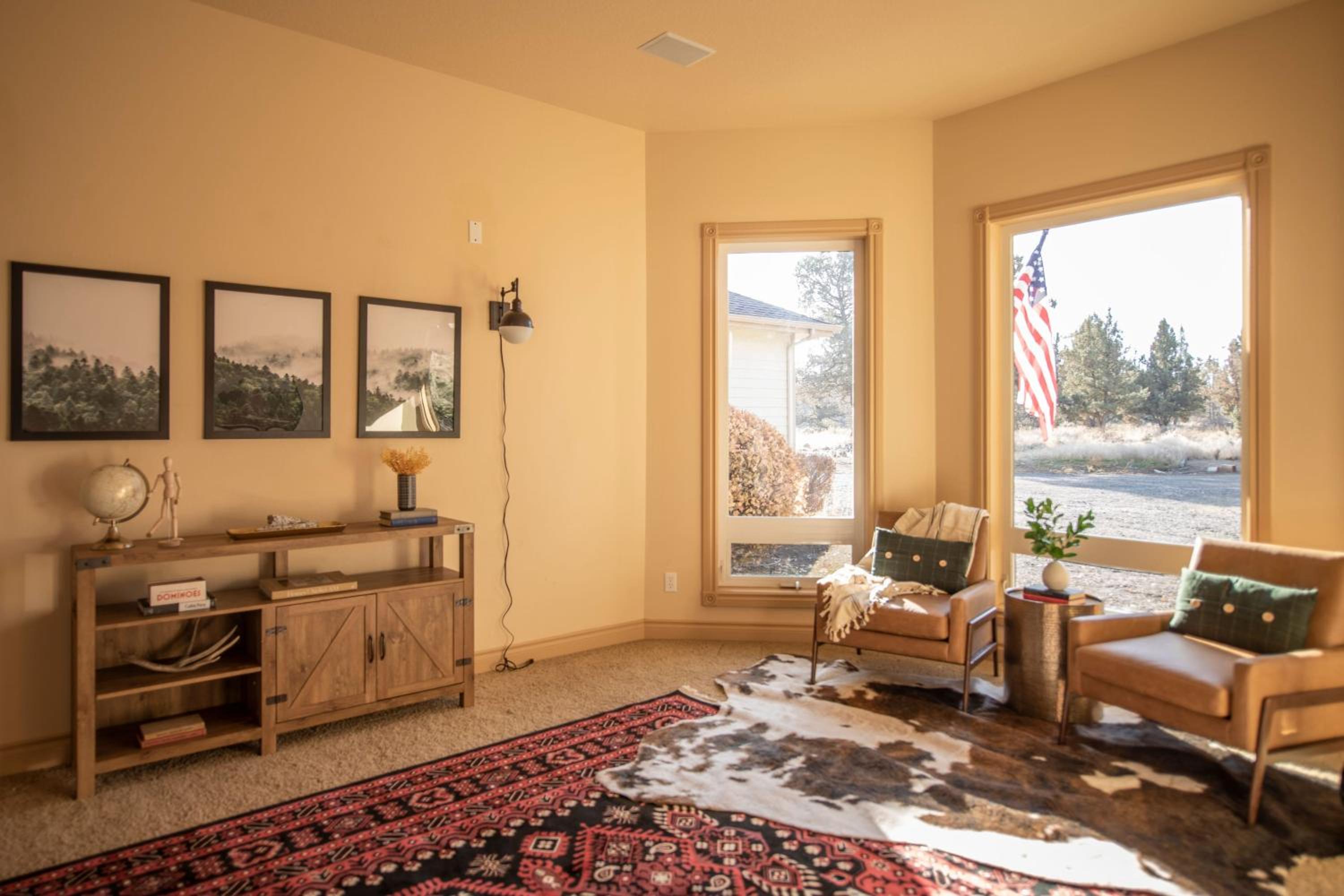 Powell by AvantStay Secluded Home only 10 Mins from DT Bend w Hot Tub