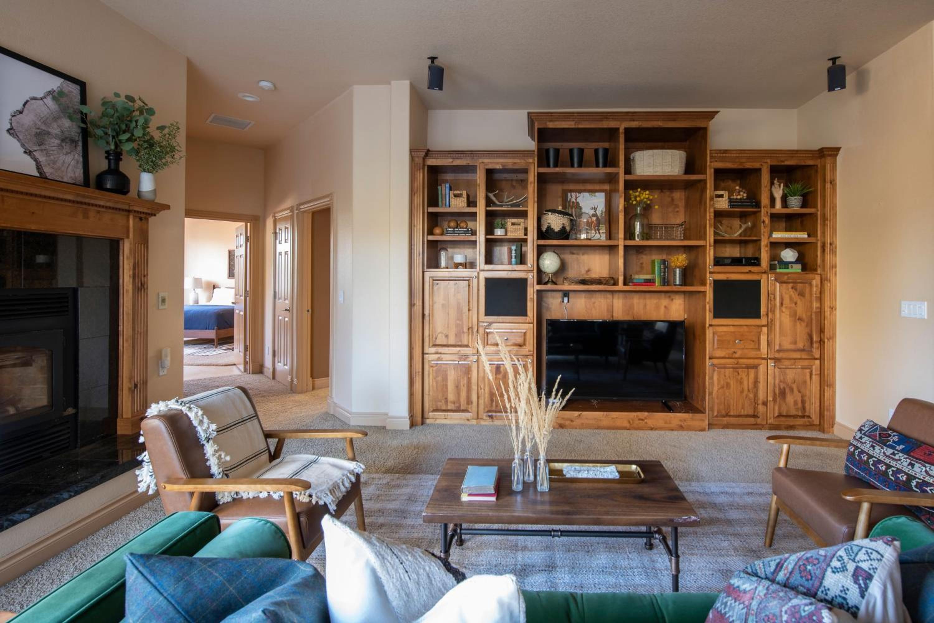 Powell by AvantStay Secluded Home only 10 Mins from DT Bend w Hot Tub