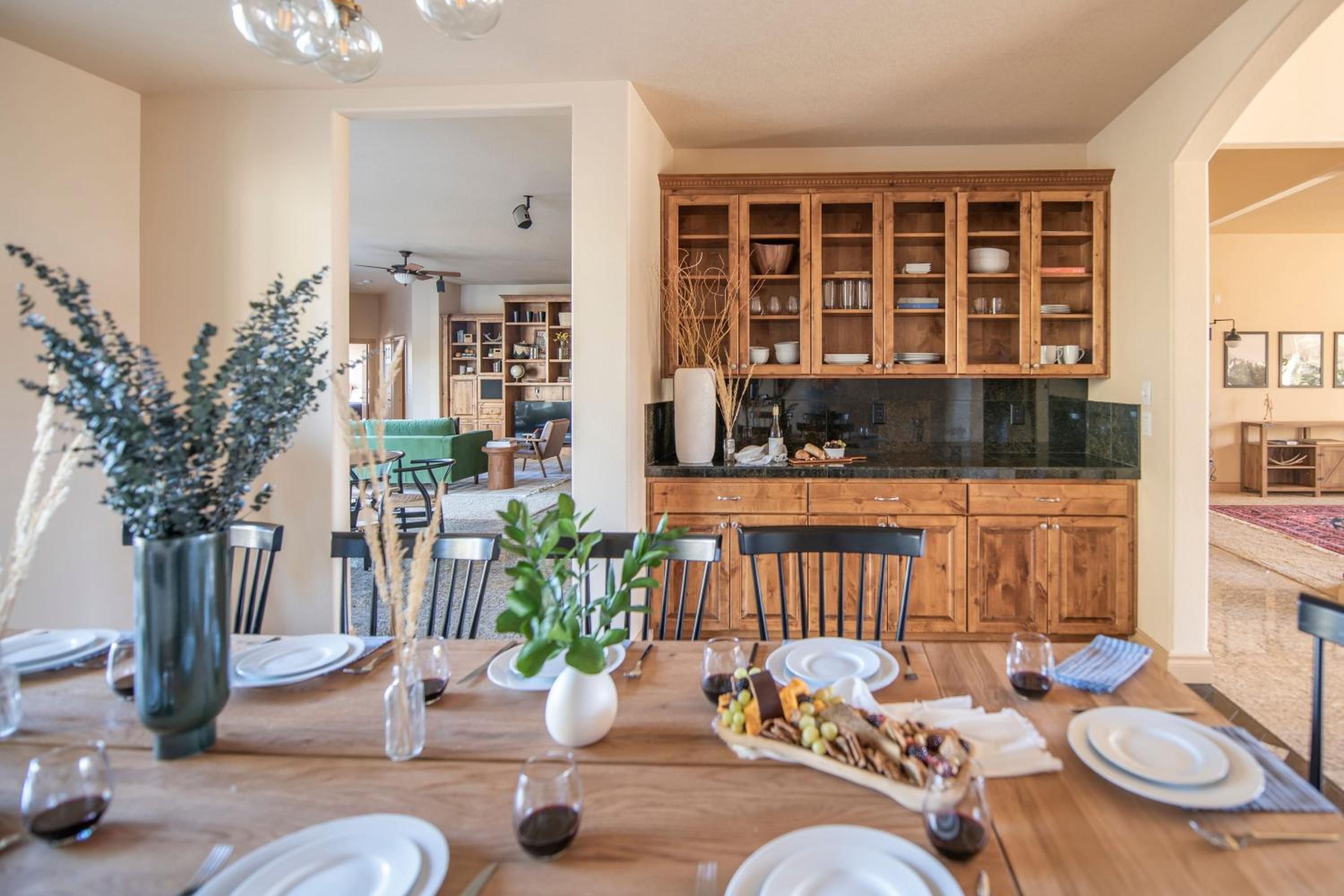 Powell by AvantStay Secluded Home only 10 Mins from DT Bend w Hot Tub