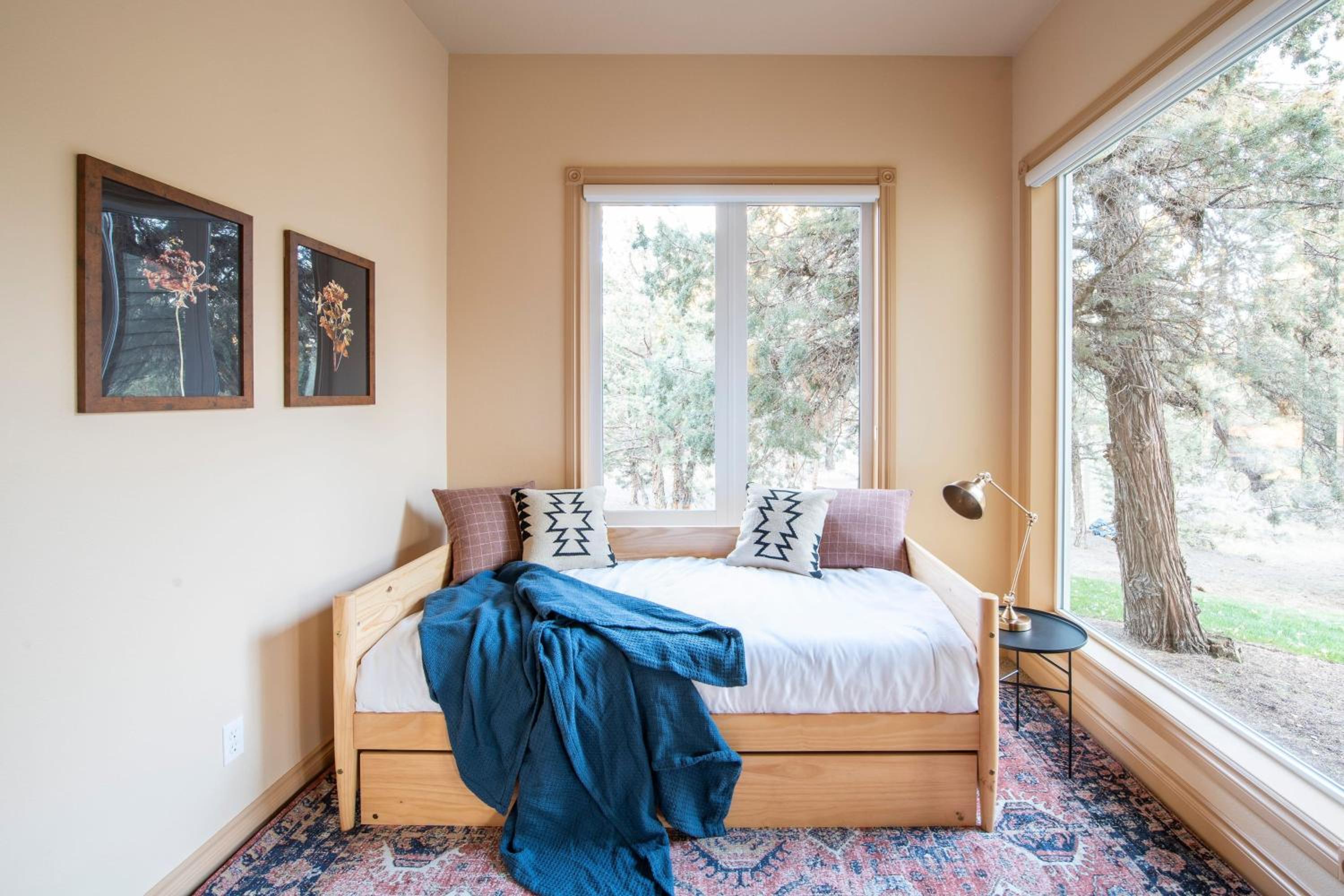 Powell by AvantStay Secluded Home only 10 Mins from DT Bend w Hot Tub