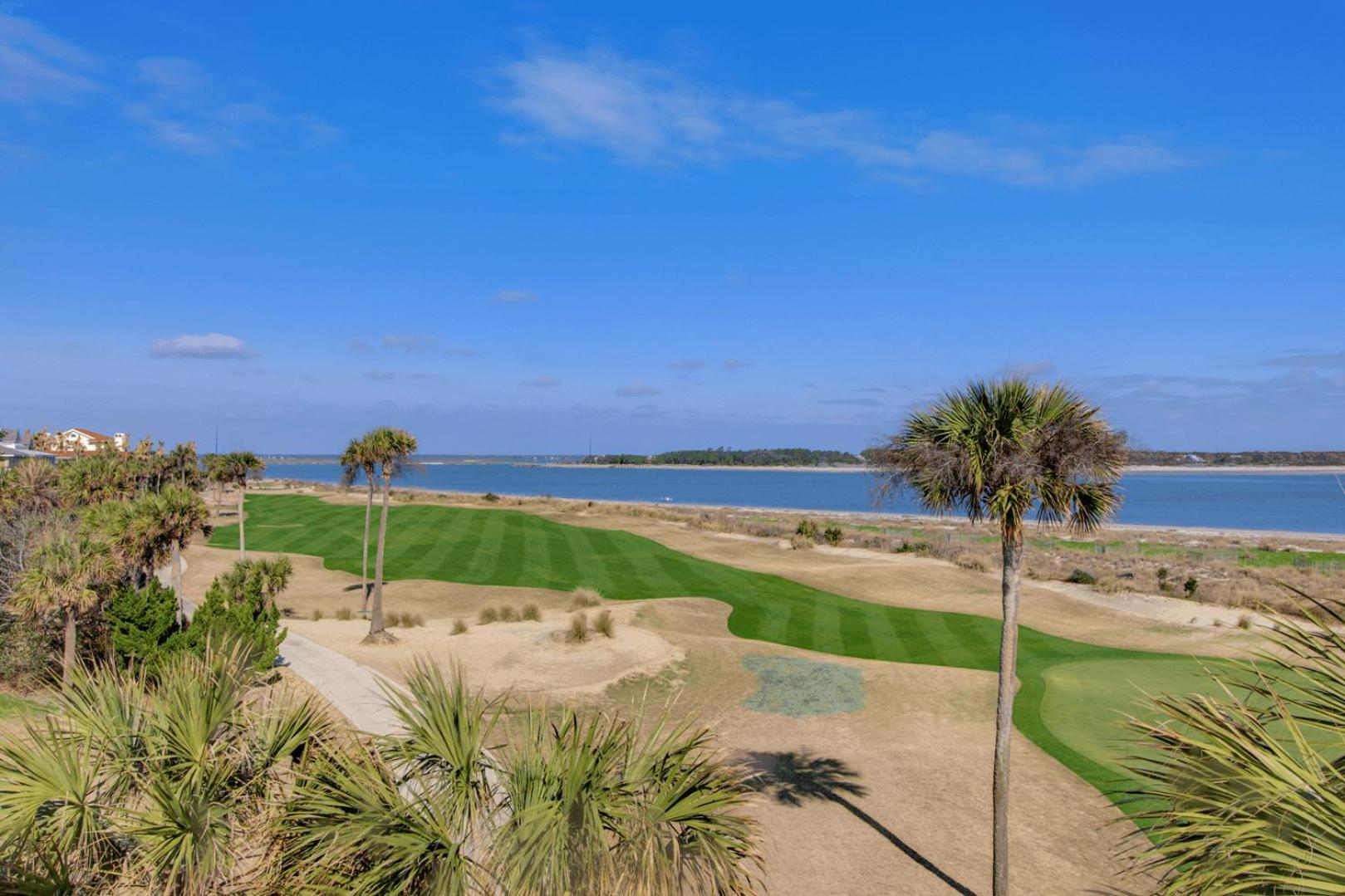 3 Twin Oaks Lane by AvantStay Beach Access Sunroom Great Location