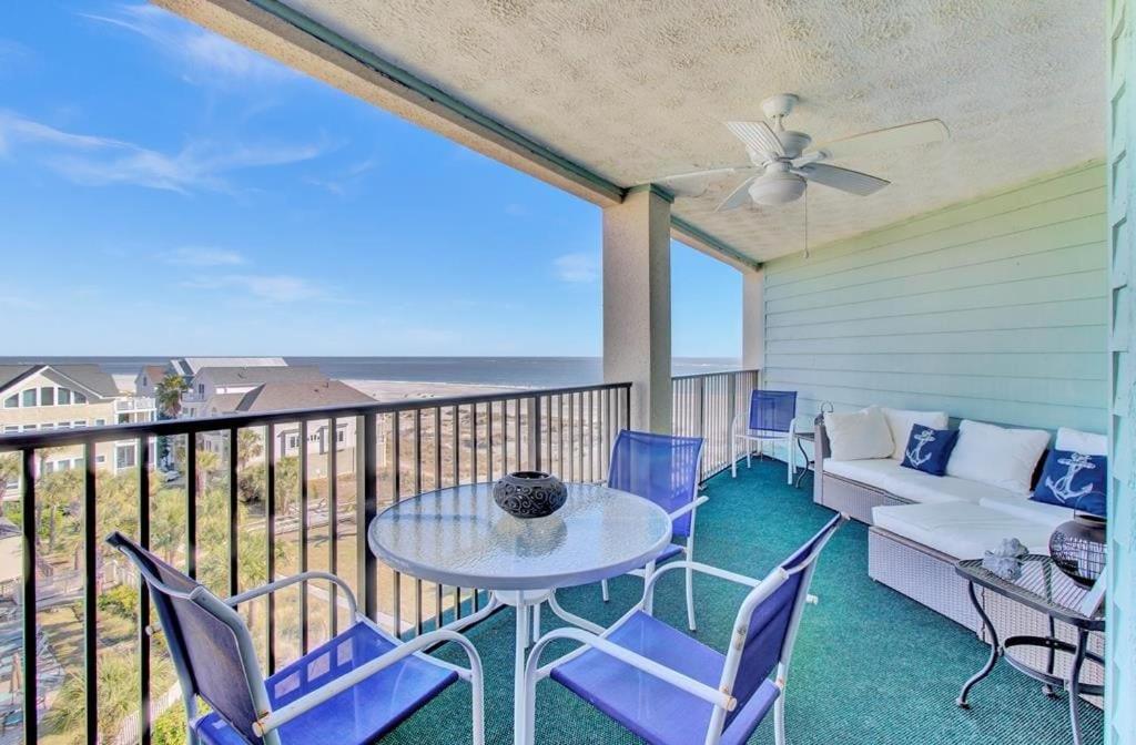 504 Summerhouse by AvantStay Ocean Front Condo w Community Pool Access