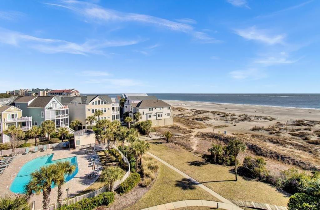 504 Summerhouse by AvantStay Ocean Front Condo w Community Pool Access