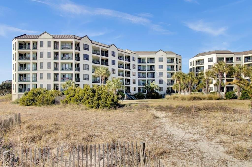 504 Summerhouse by AvantStay Ocean Front Condo w Community Pool Access
