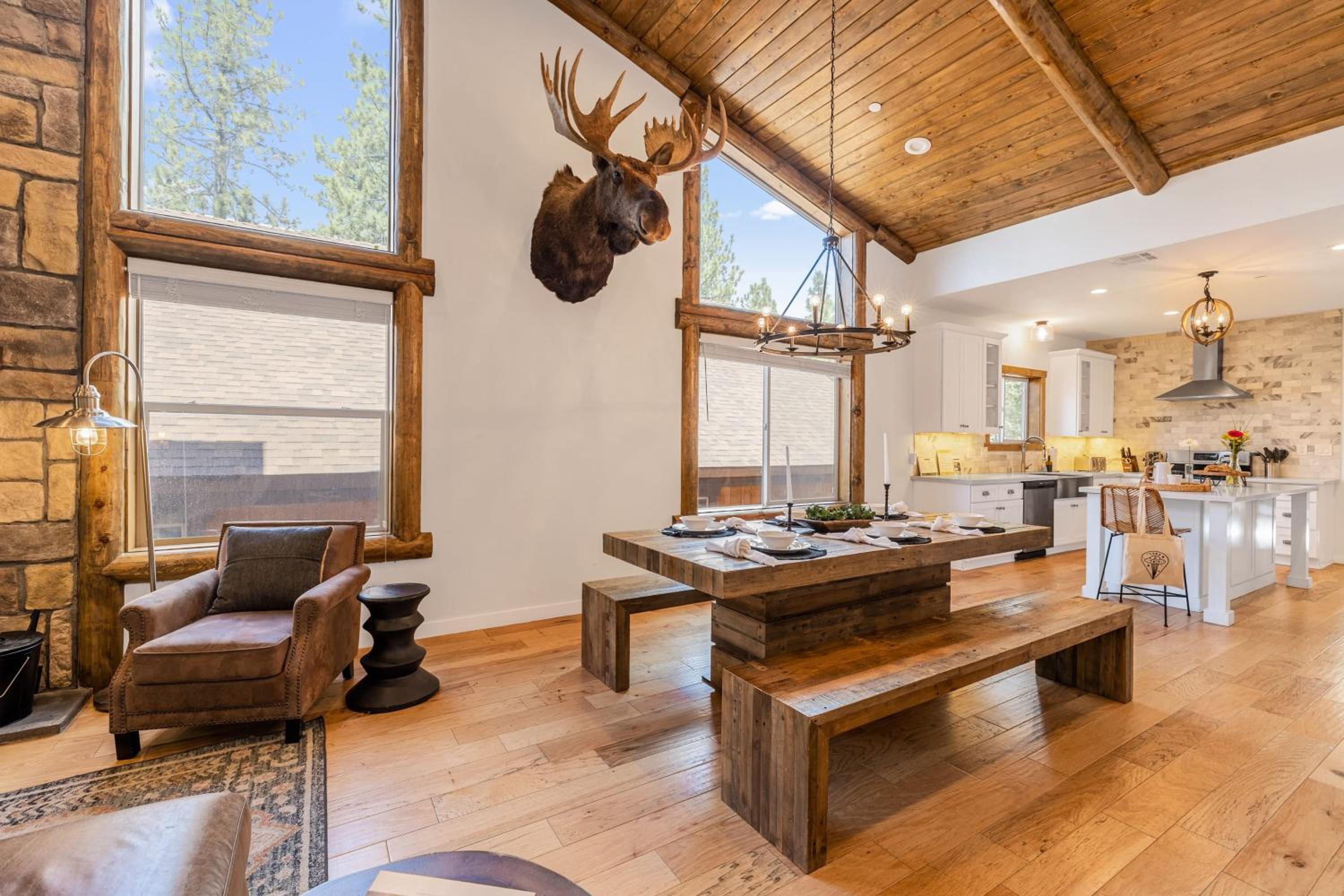 Teddy by AvantStay Majestic Cabin in Big Bear w Balcony