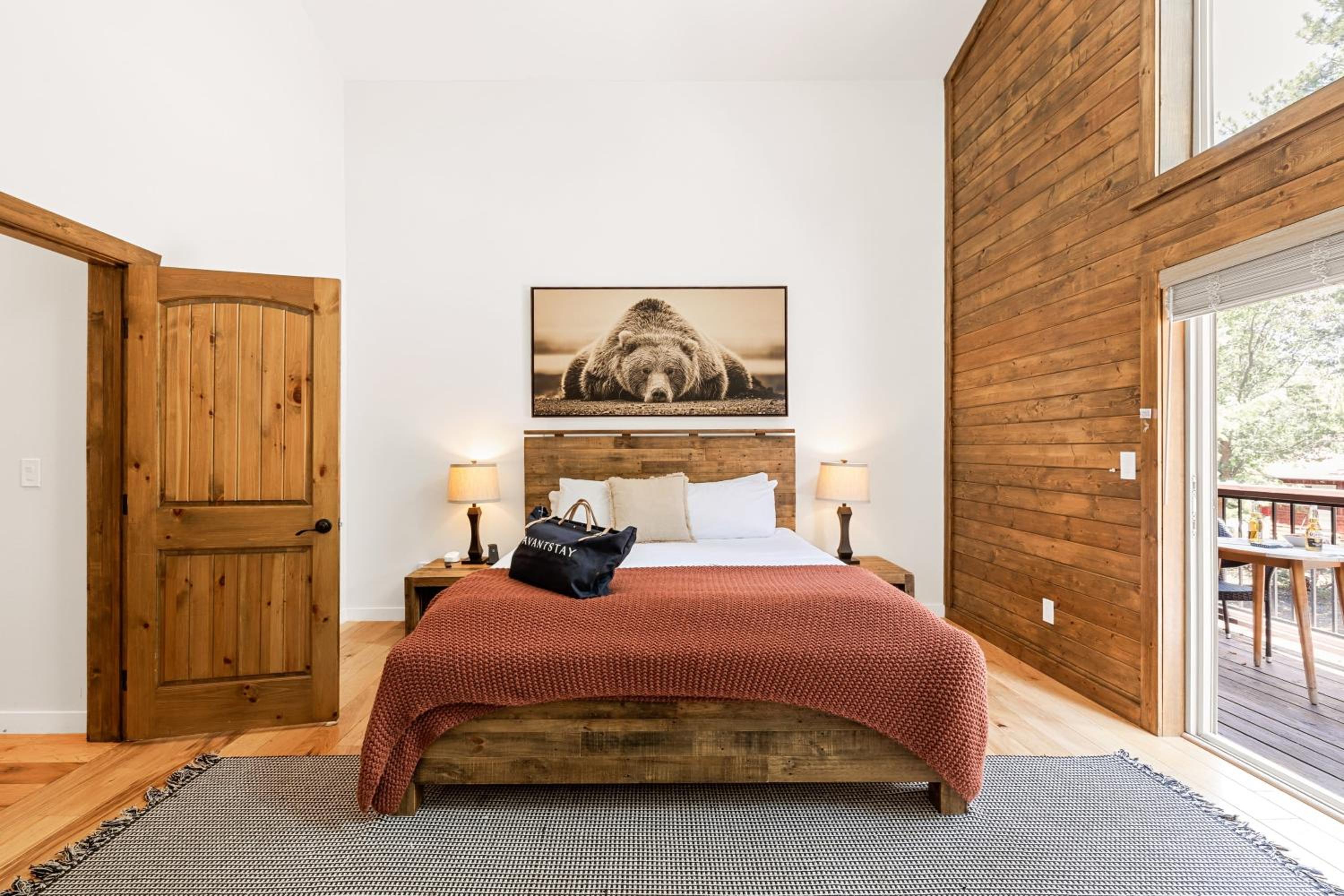 Teddy by AvantStay Majestic Cabin in Big Bear w Balcony