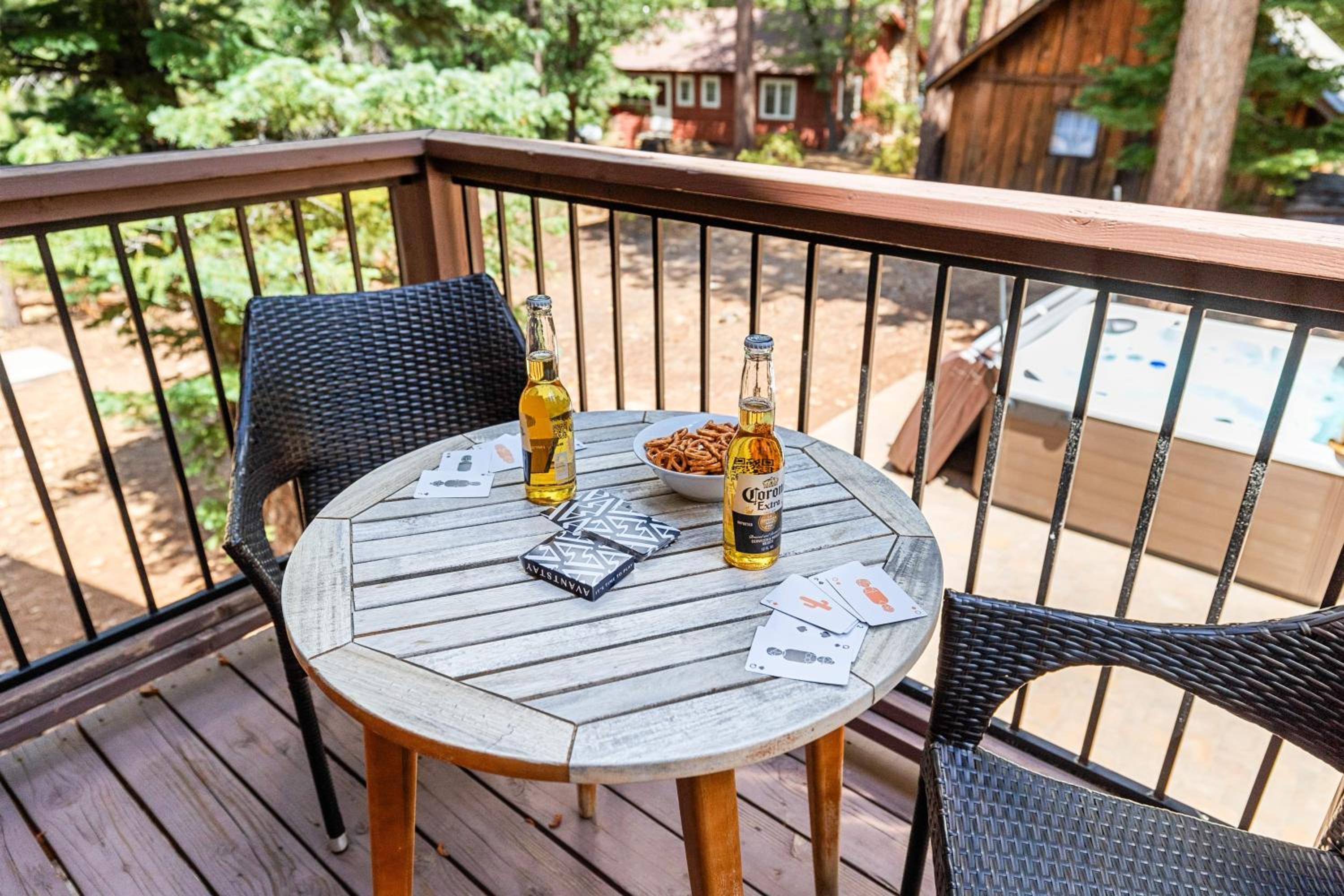 Teddy by AvantStay Majestic Cabin in Big Bear w Balcony