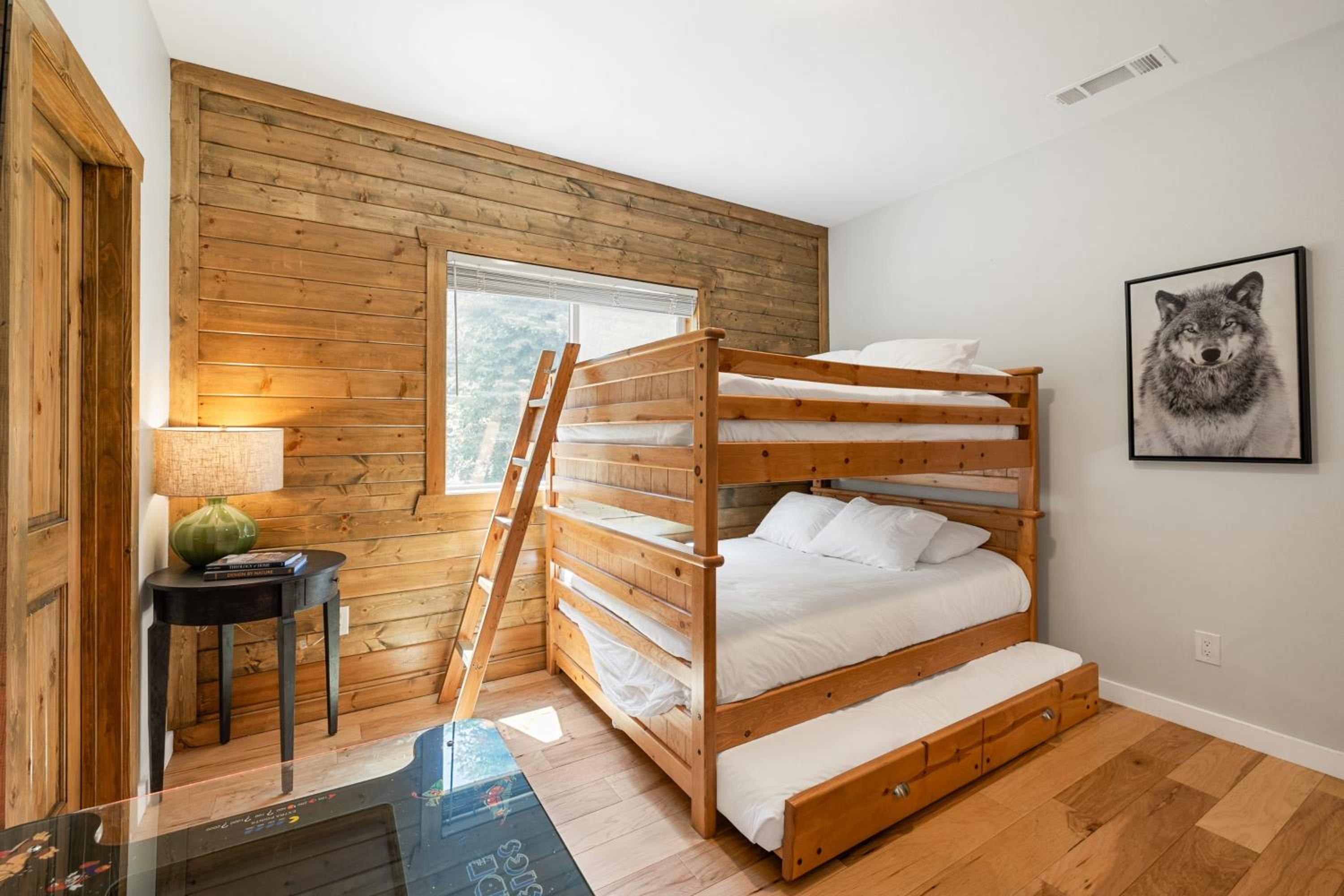 Teddy by AvantStay Majestic Cabin in Big Bear w Balcony