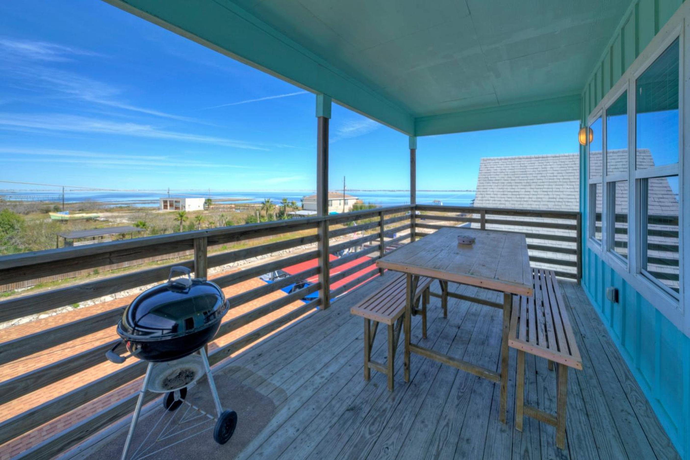 6BDR Bay Haven w Shared Waterfront Pool Boat Dock Keeper Trout by AvantStay