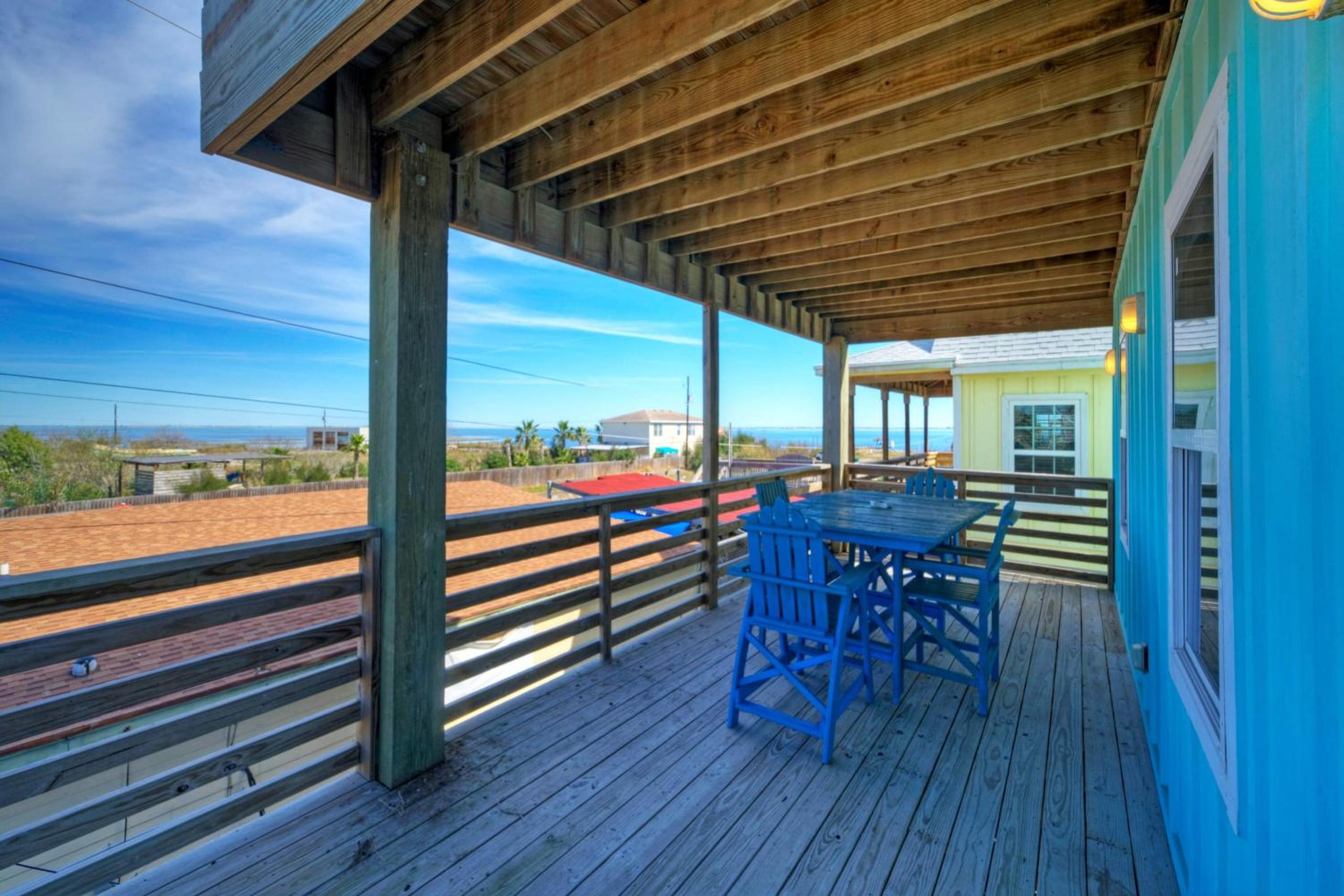 6BDR Bay Haven w Shared Waterfront Pool Boat Dock Keeper Trout by AvantStay