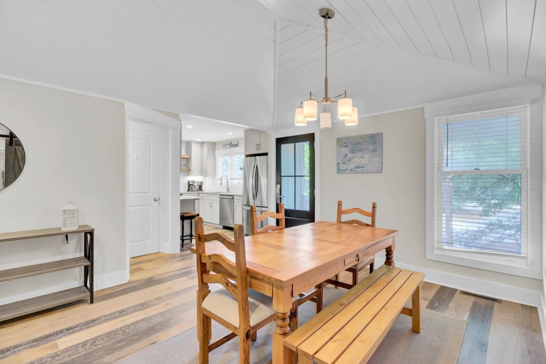 10 Sandcrab Court by AvantStay Beautiful Home w Deck Walk to the Beach