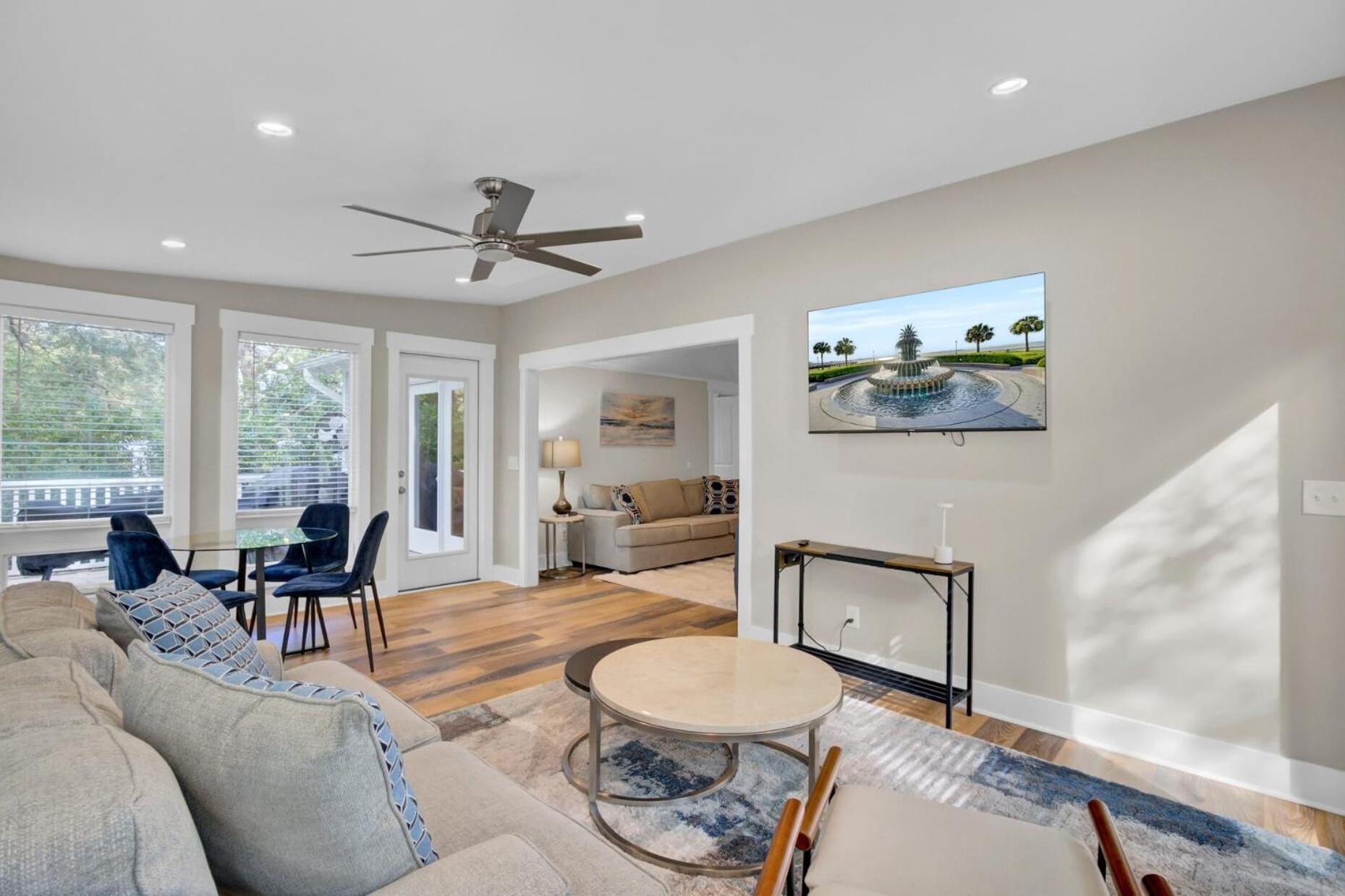 10 Sandcrab Court by AvantStay Beautiful Home w Deck Walk to the Beach