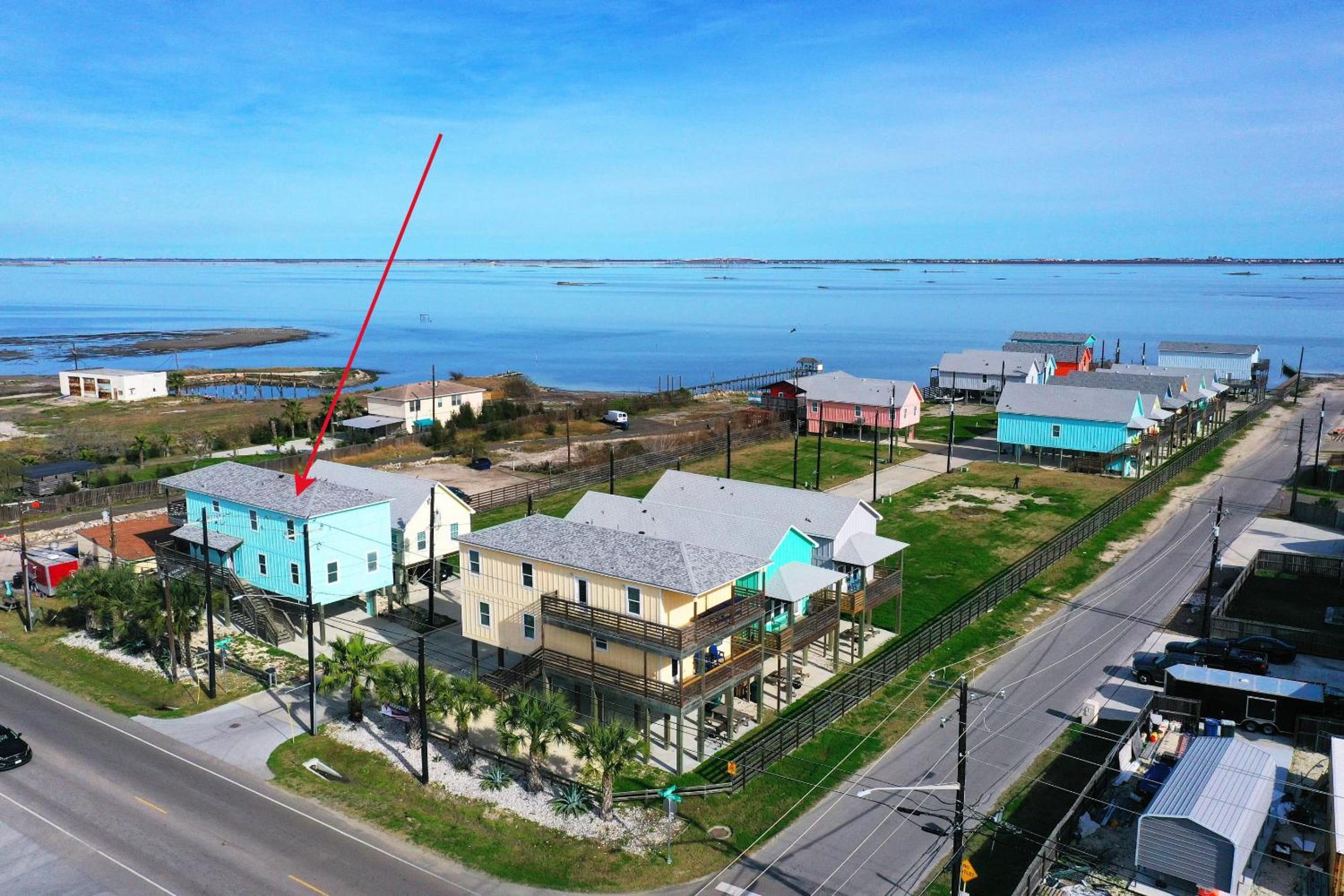 6BDR Bay Haven w Shared Waterfront Pool Boat Dock Keeper Trout by AvantStay