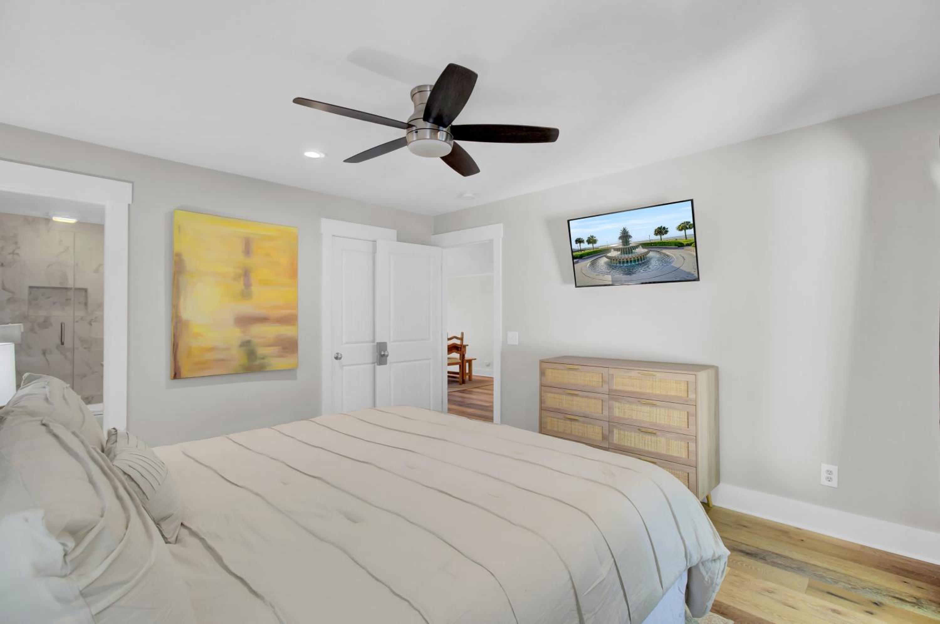 10 Sandcrab Court by AvantStay Beautiful Home w Deck Walk to the Beach