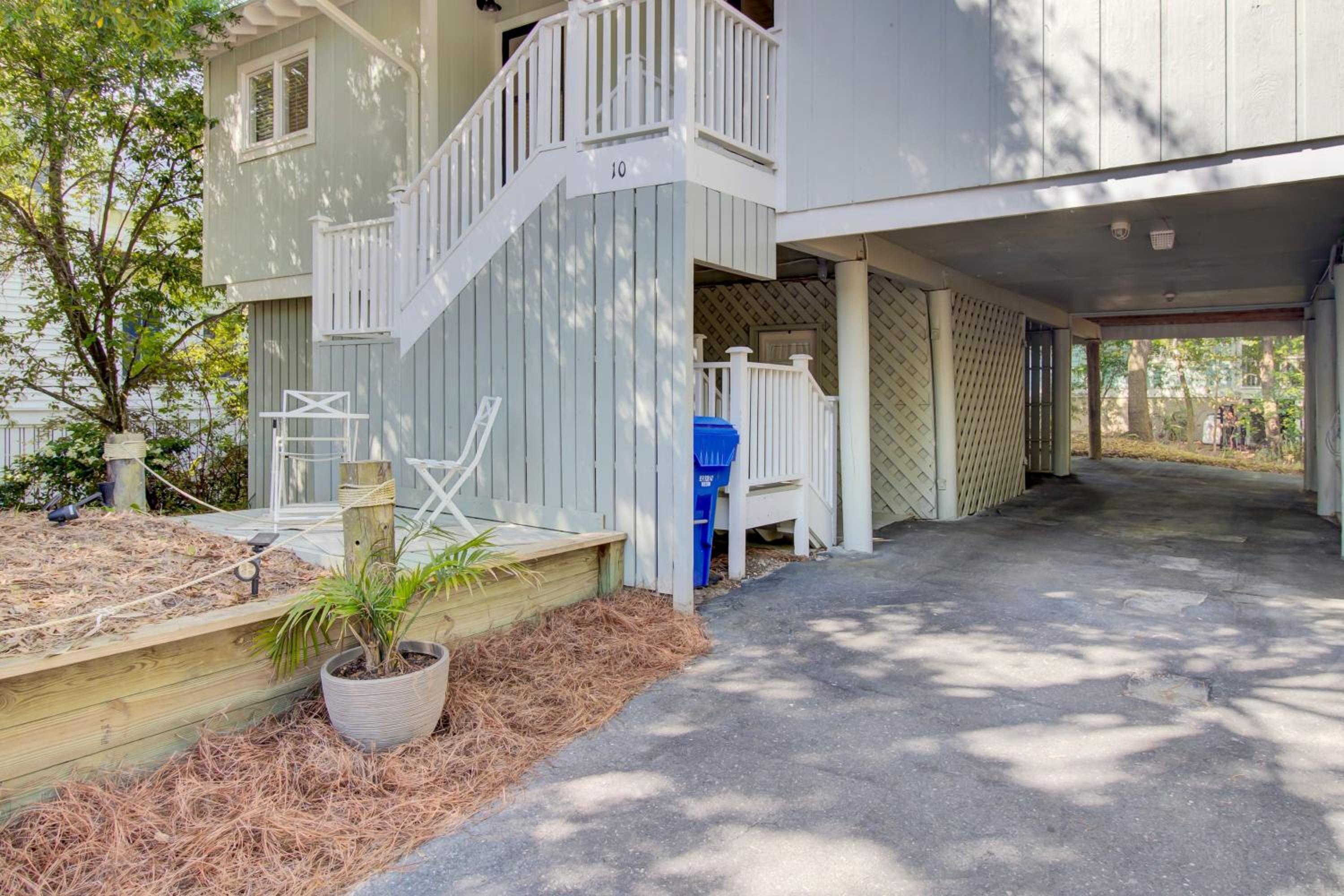 10 Sandcrab Court by AvantStay Beautiful Home w Deck Walk to the Beach