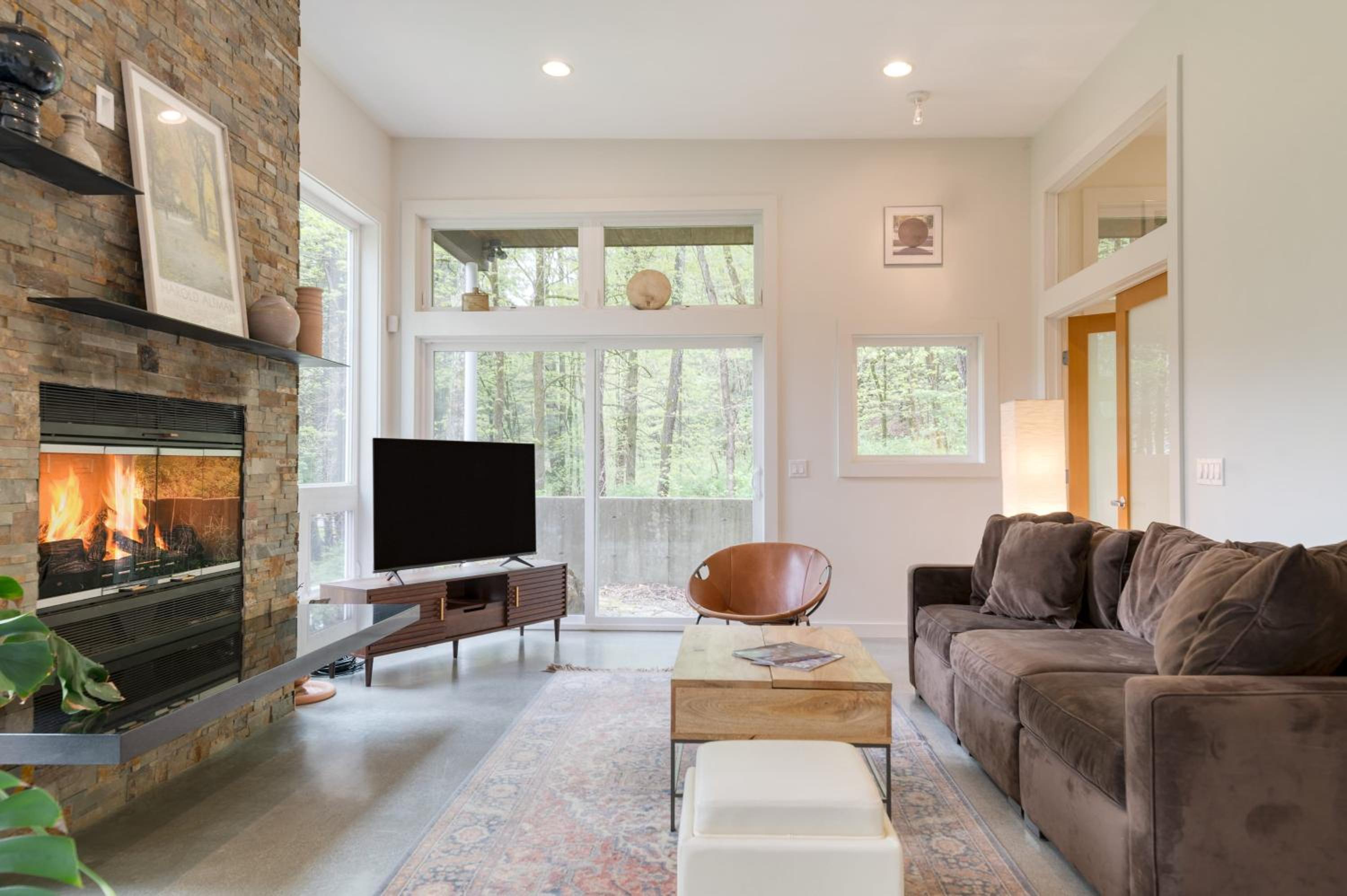Secluded Modern Enclosed Patio Forest Views Woodland Zen by AvantStay