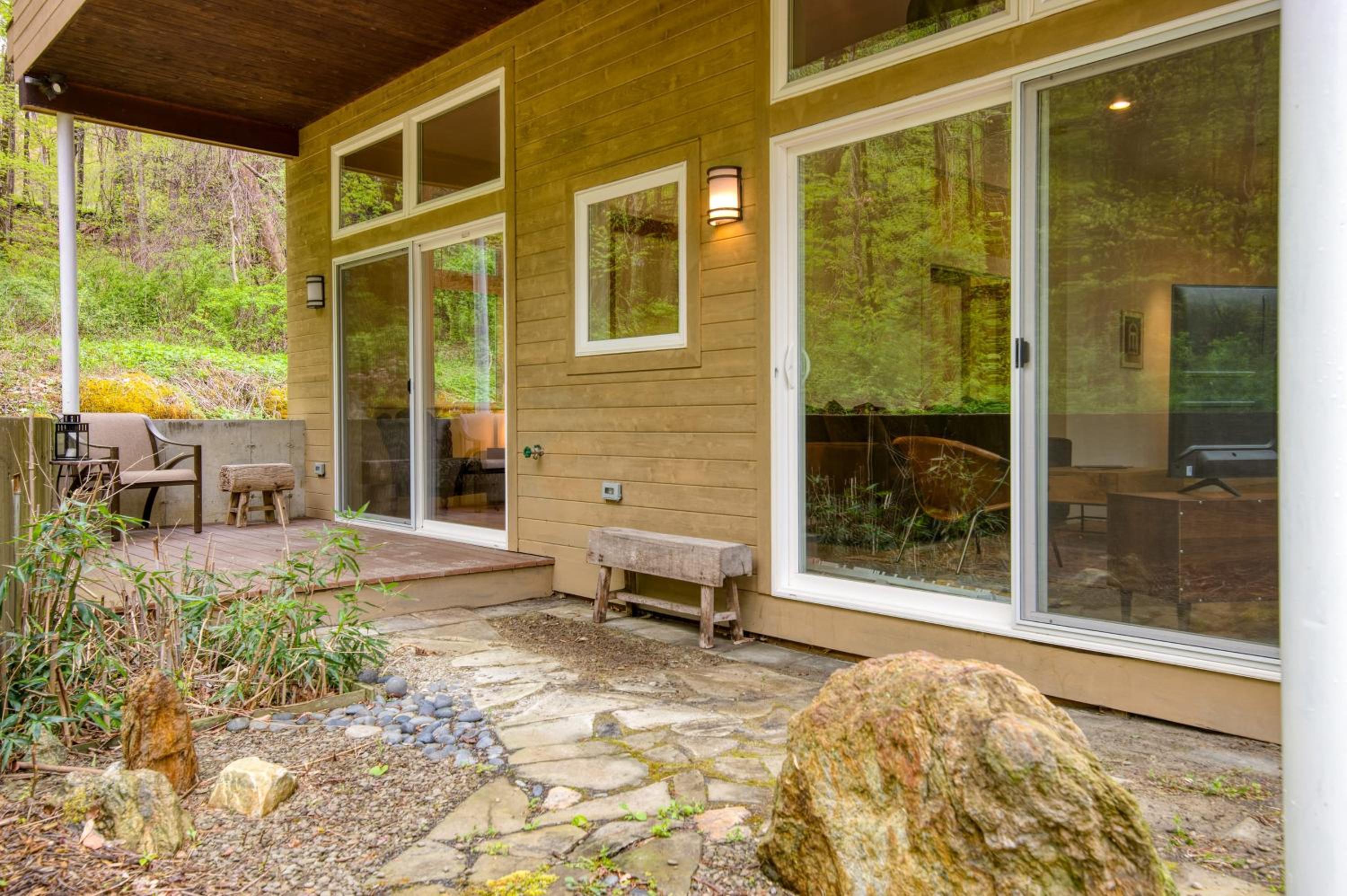 Secluded Modern Enclosed Patio Forest Views Woodland Zen by AvantStay