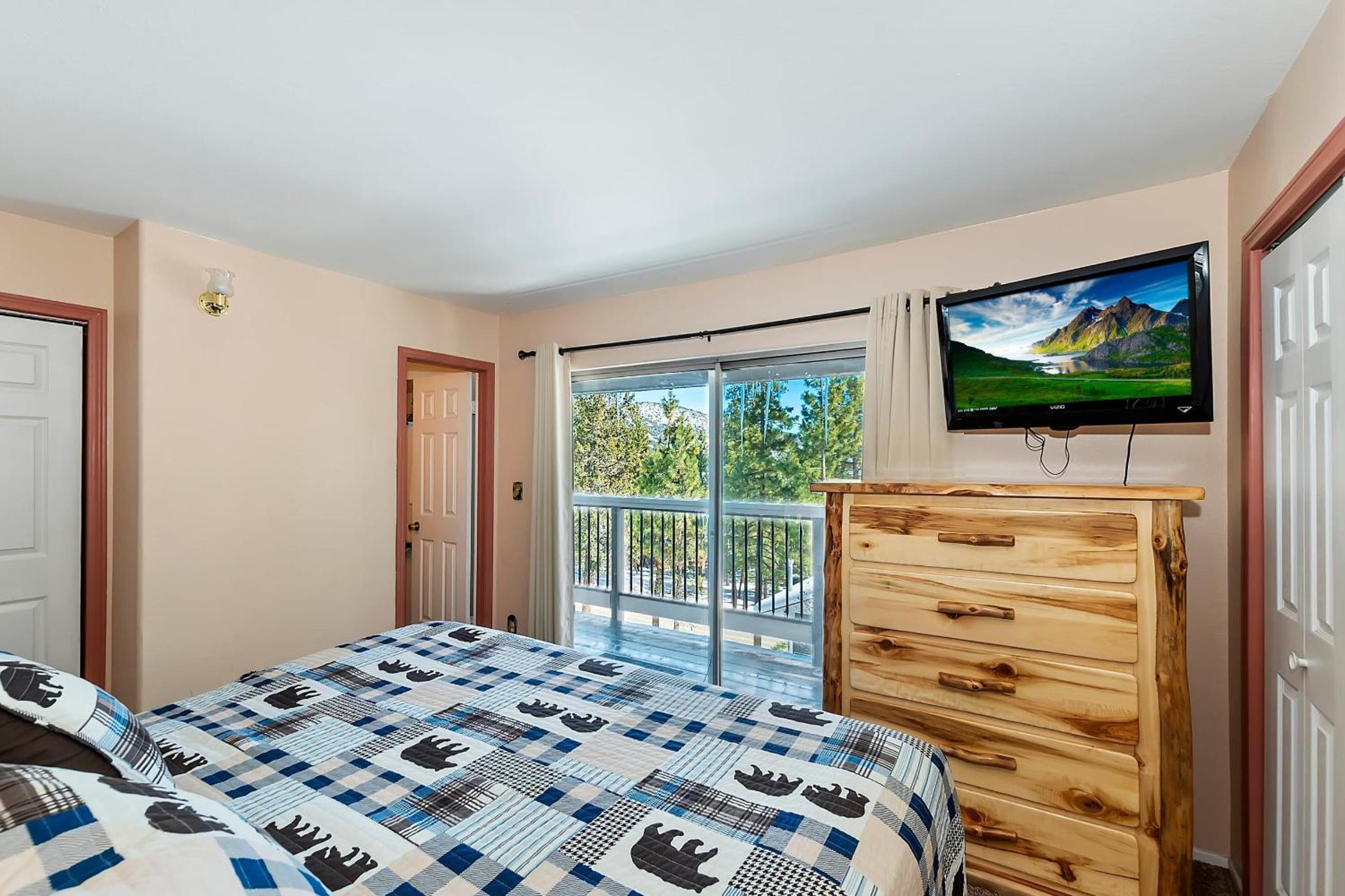 Mountain Palette by AvantStay Hot Tub Game Room Deck Sweeping Views