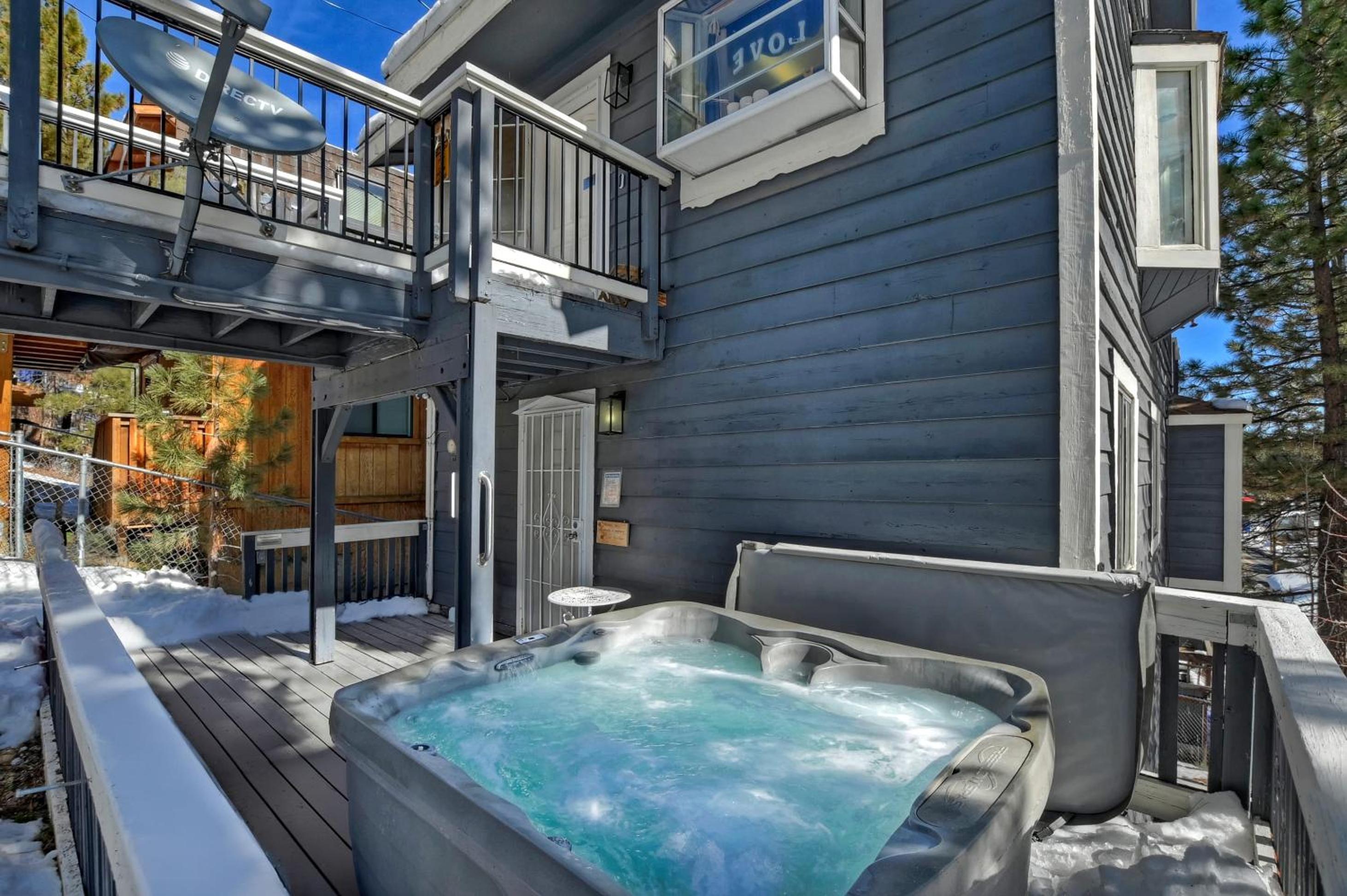 Mountain Palette by AvantStay Hot Tub Game Room Deck Sweeping Views