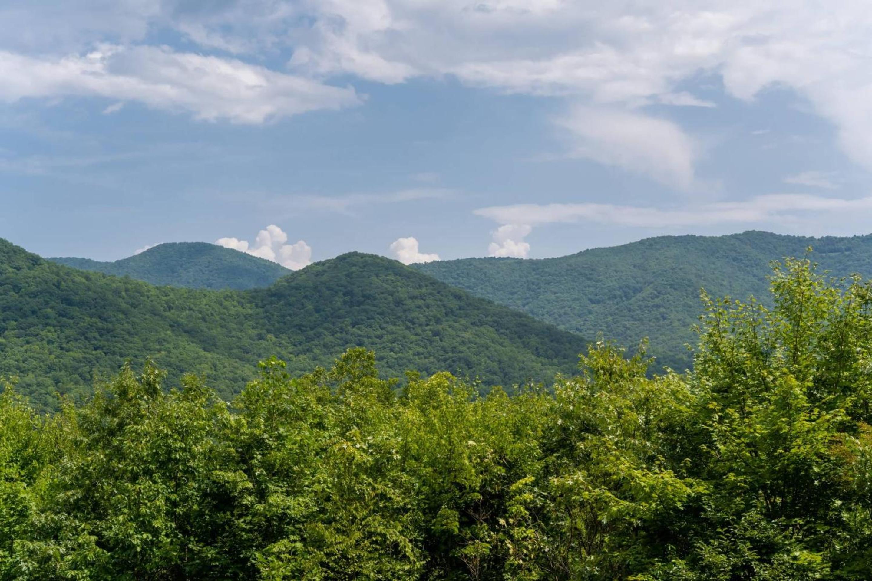 Among the Clouds by AvantStay Views Hot Tub