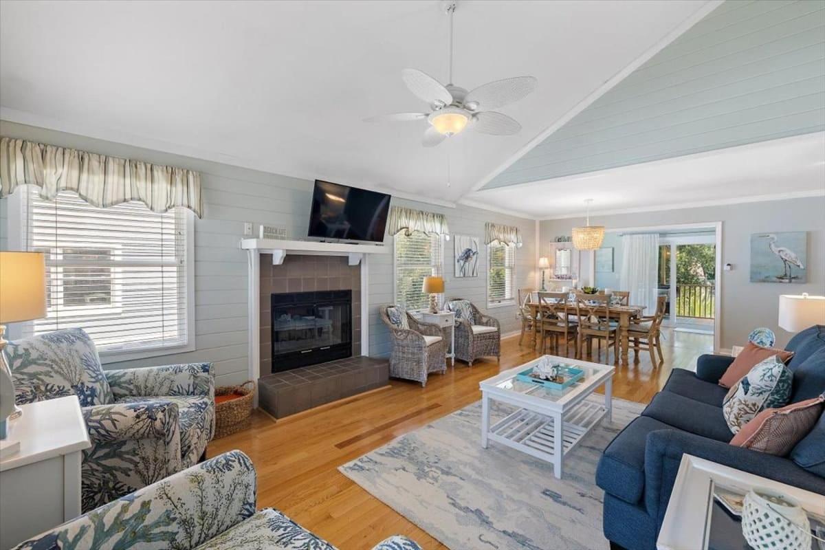 55 Pelican Bay by AvantStay Easy Beach Access Shared Pool Lagoon Fishing