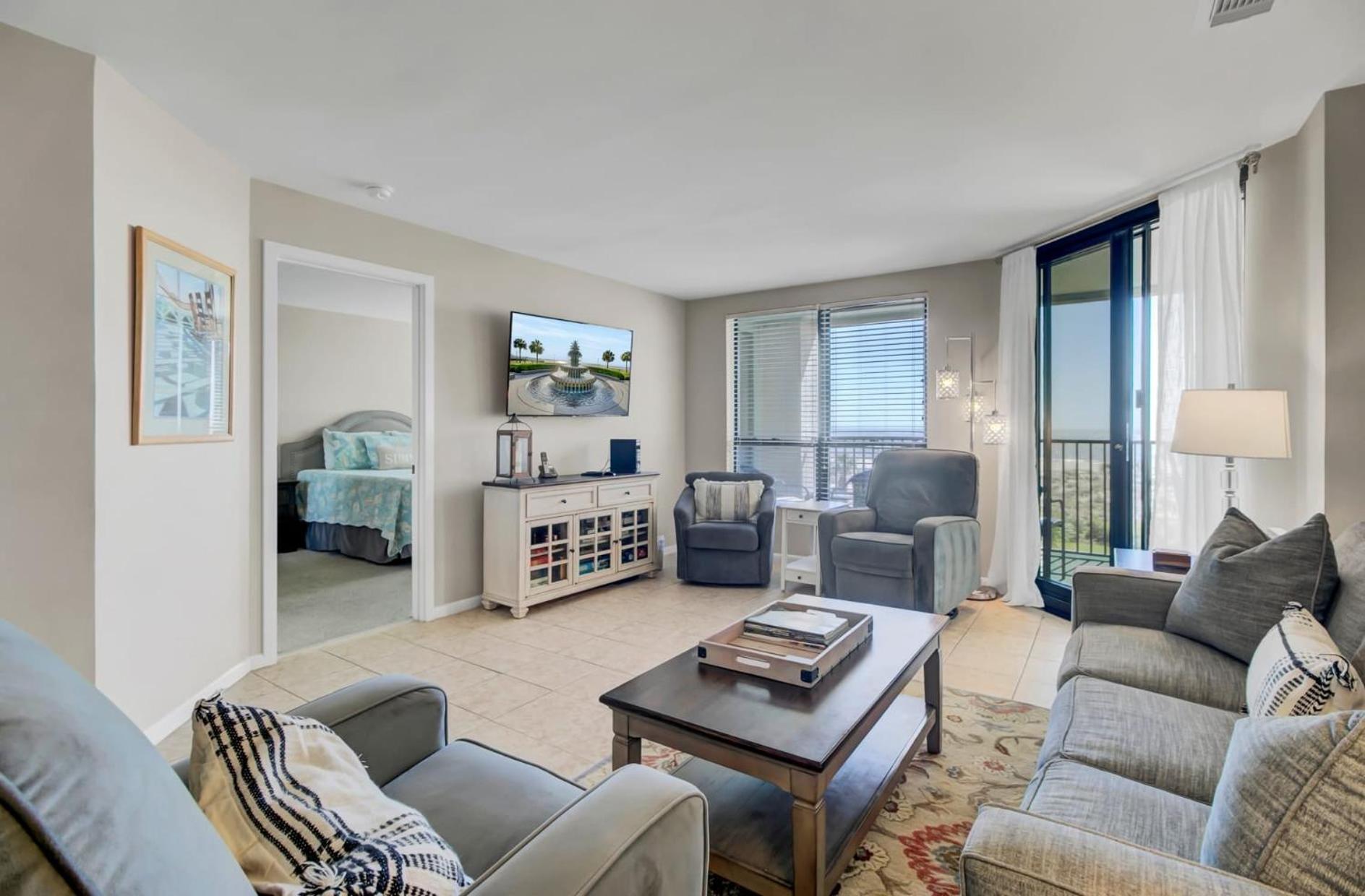 307 Summerhouse by AvantStay Oceanfront View Shared Pool