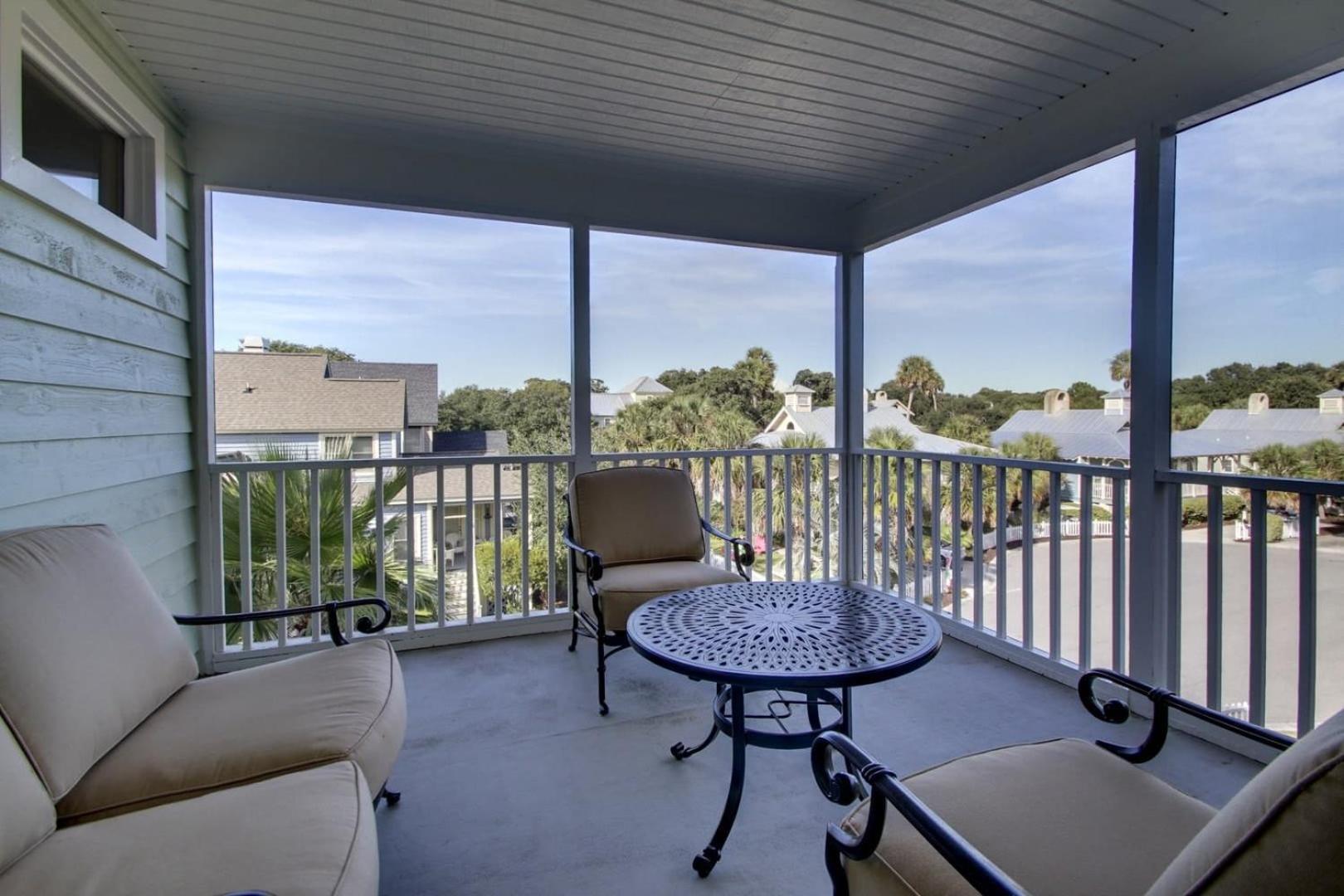 73 Grand Pavilion by AvantStay Corner Lot Porch