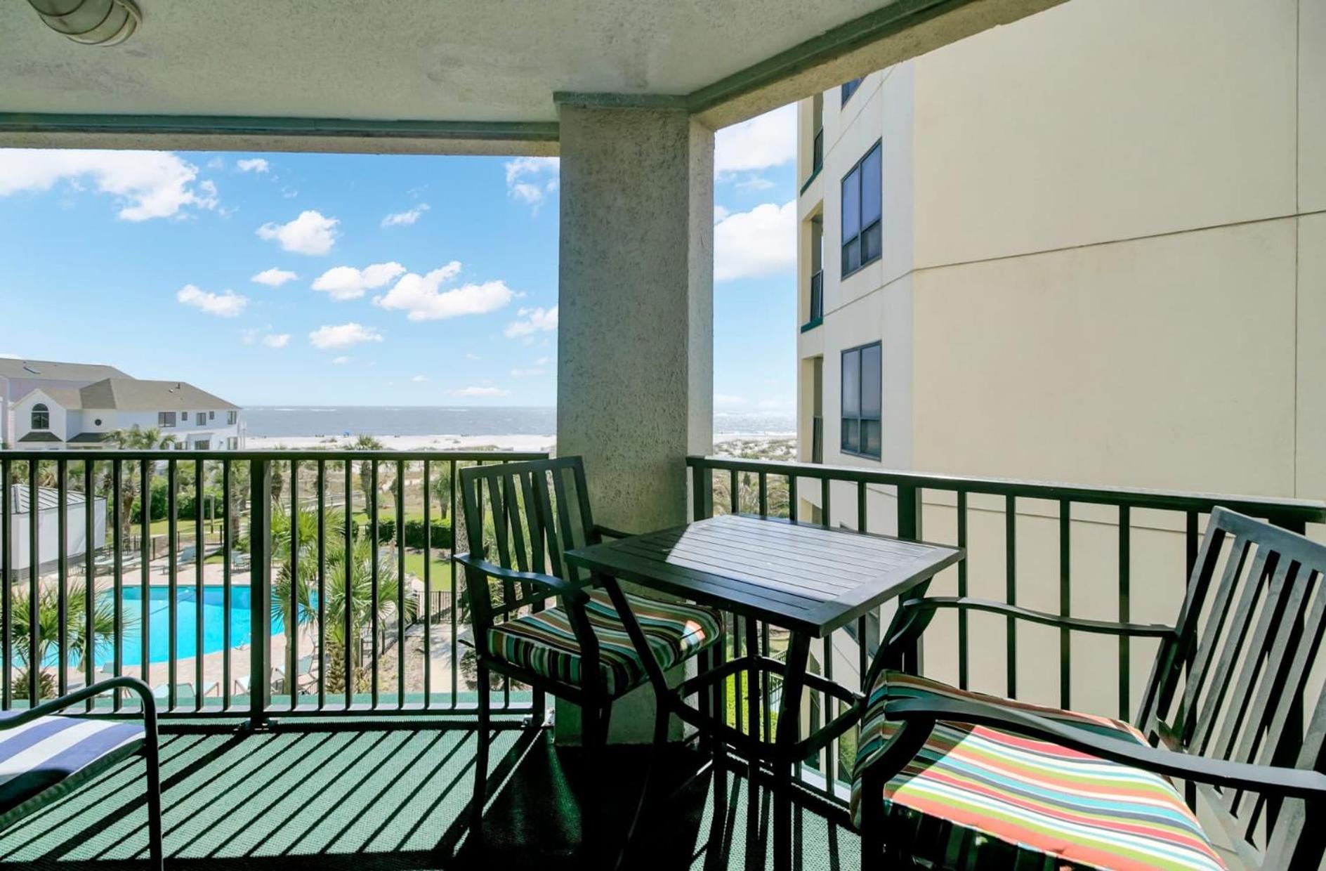 307 Summerhouse by AvantStay Oceanfront View Shared Pool