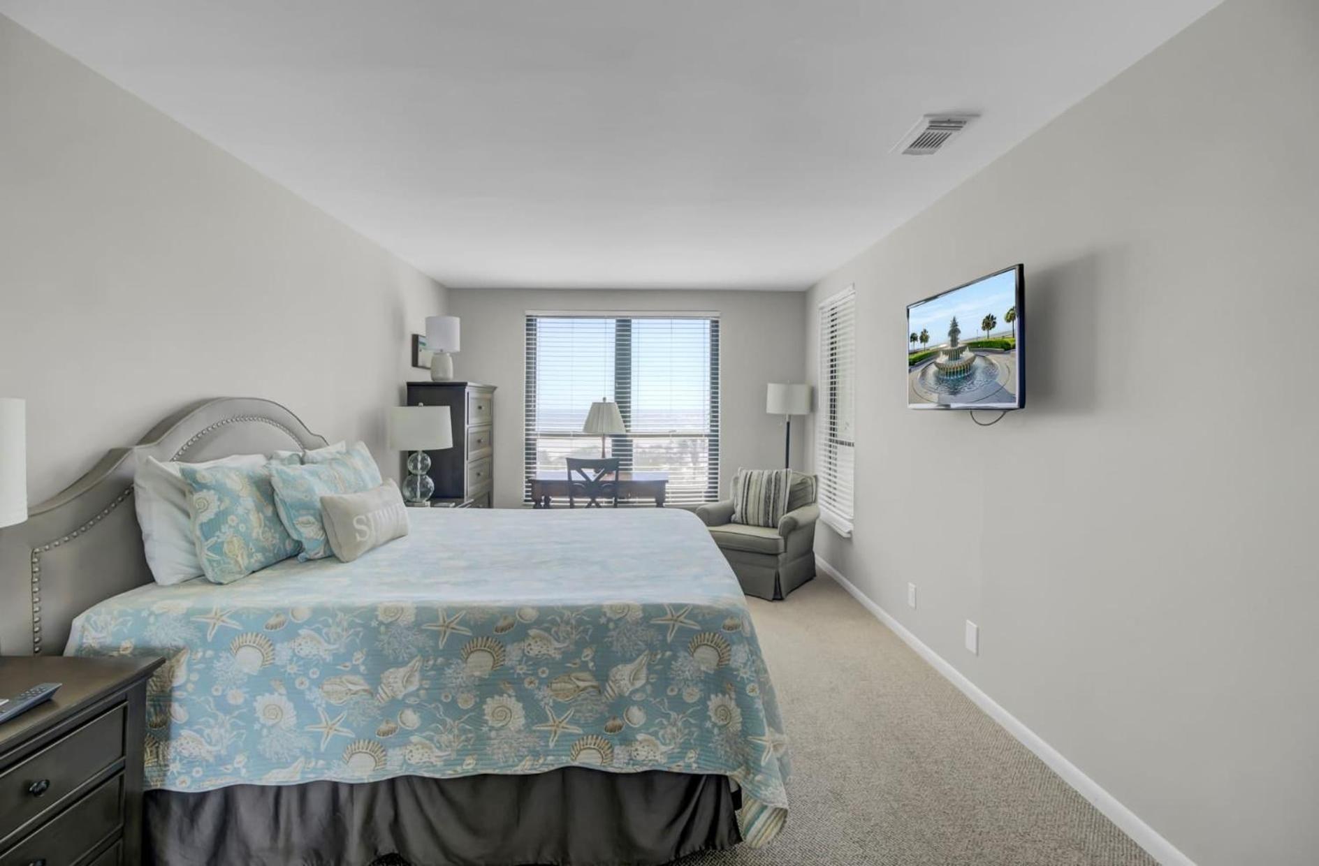 307 Summerhouse by AvantStay Oceanfront View Shared Pool