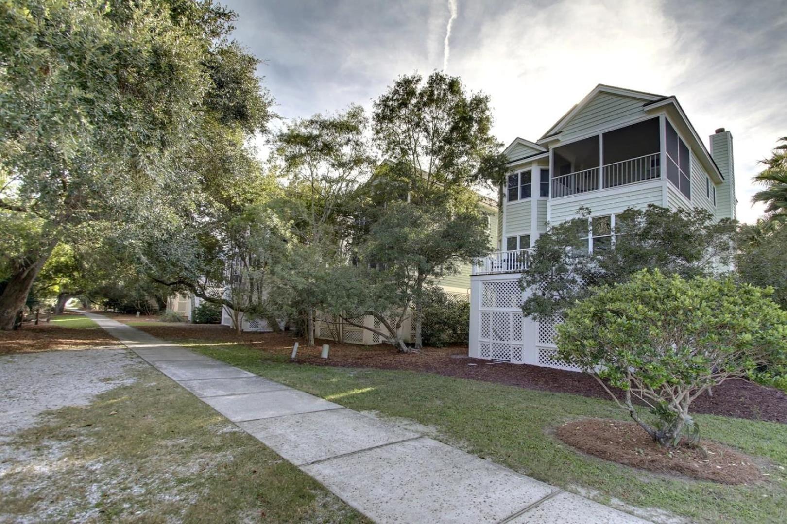 73 Grand Pavilion by AvantStay Corner Lot Porch